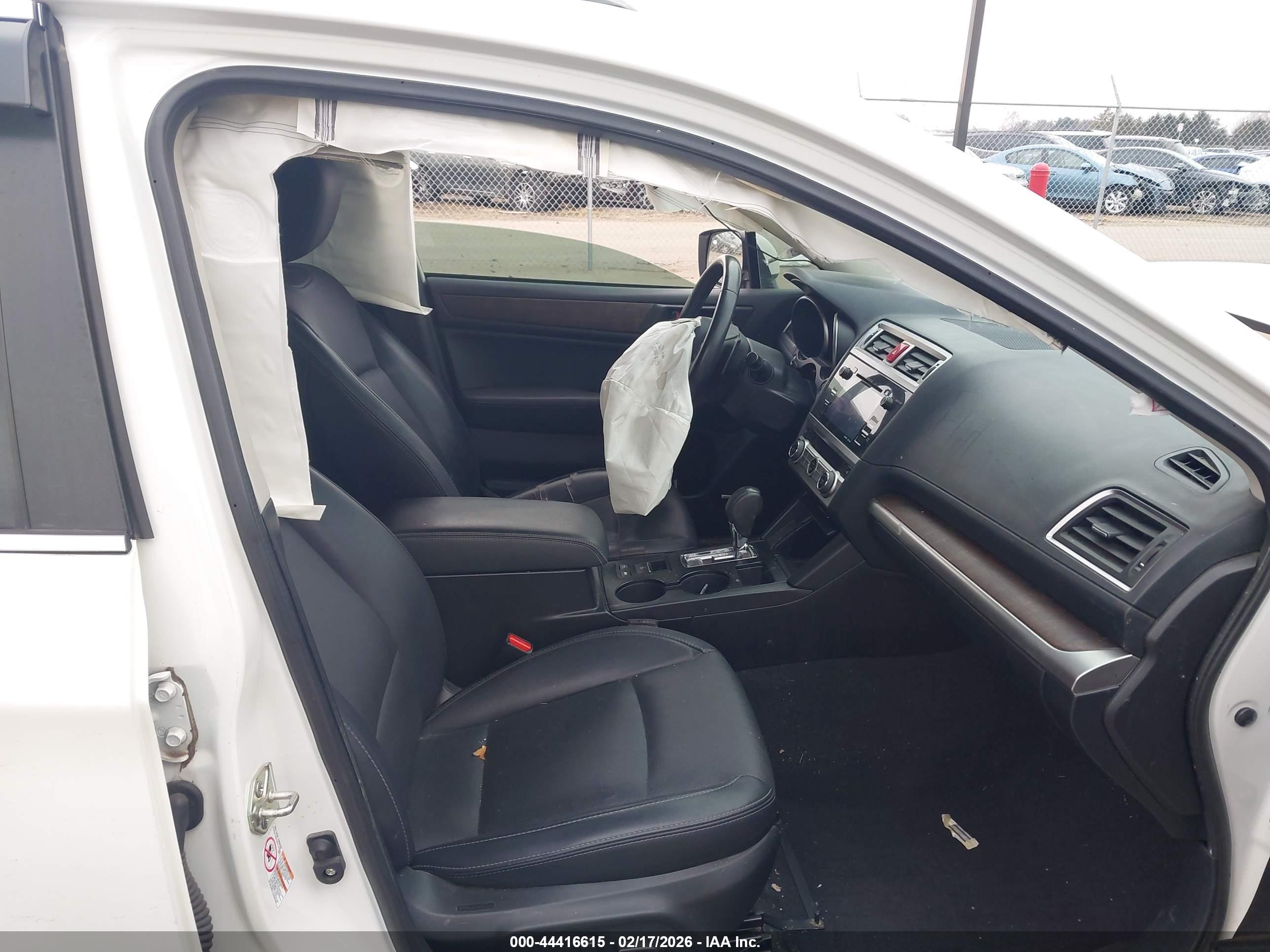 SUBARU OUTBACK image 5