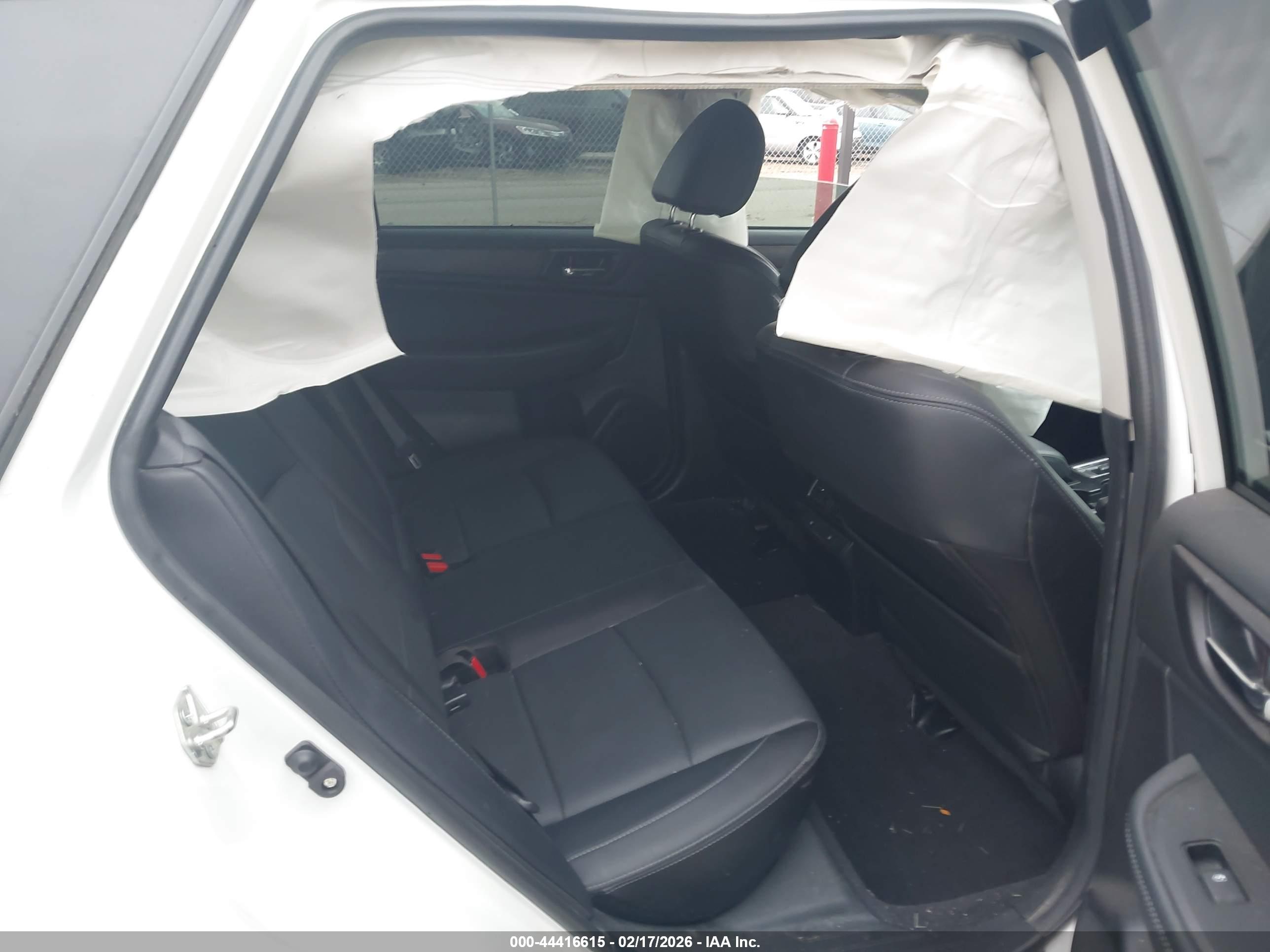 SUBARU OUTBACK image 8