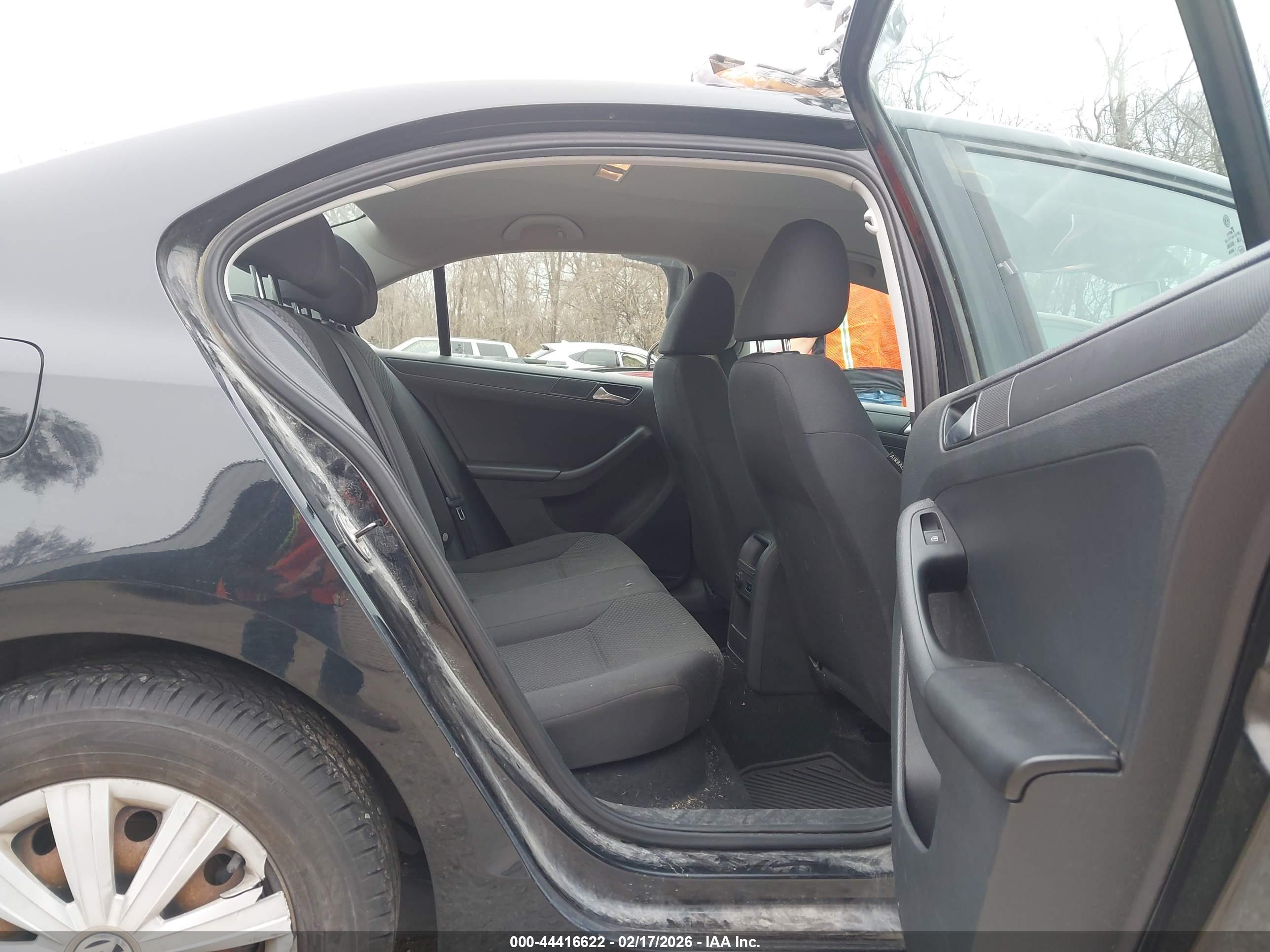 VOLKSWAGEN JETTA image 8