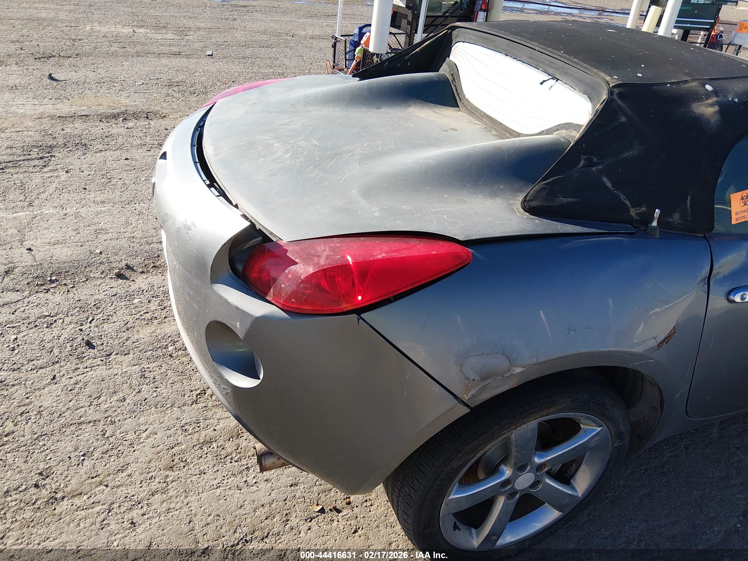PONTIAC SOLSTICE image 6