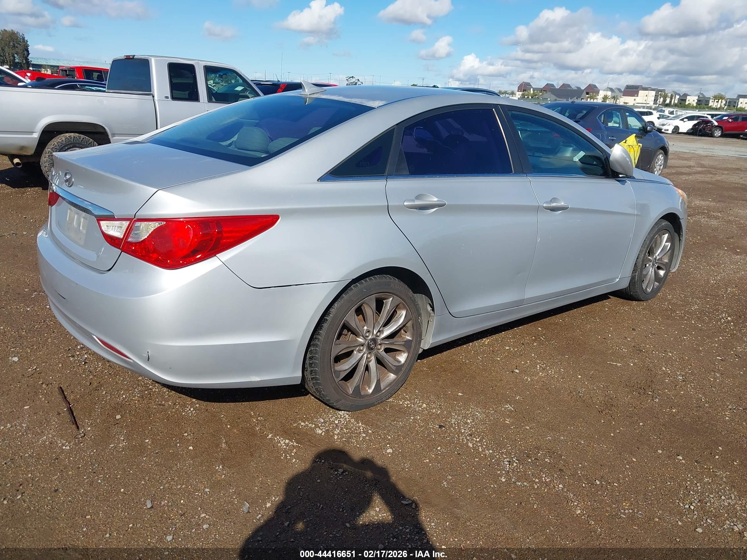 HYUNDAI SONATA image 4