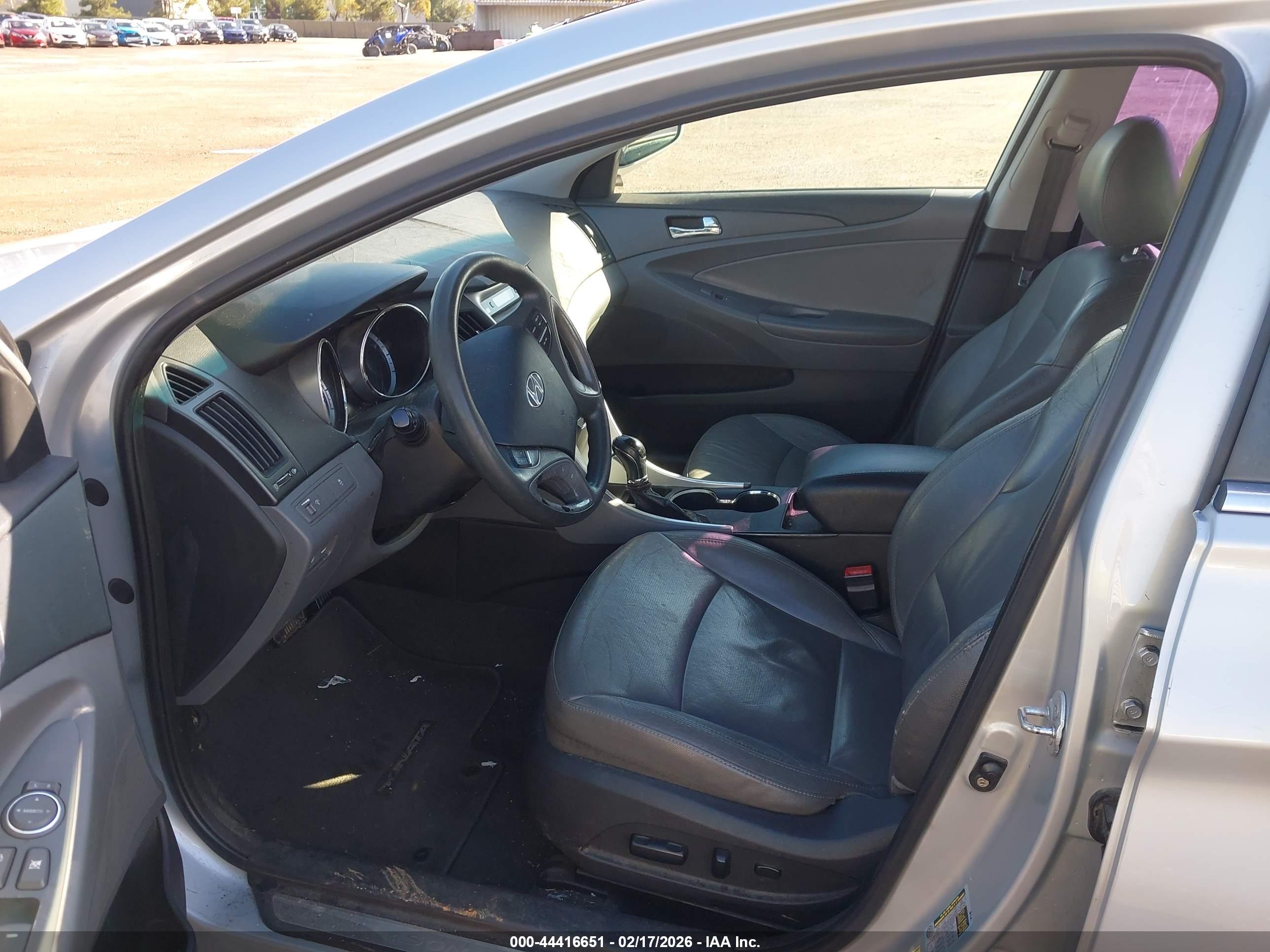 HYUNDAI SONATA image 5