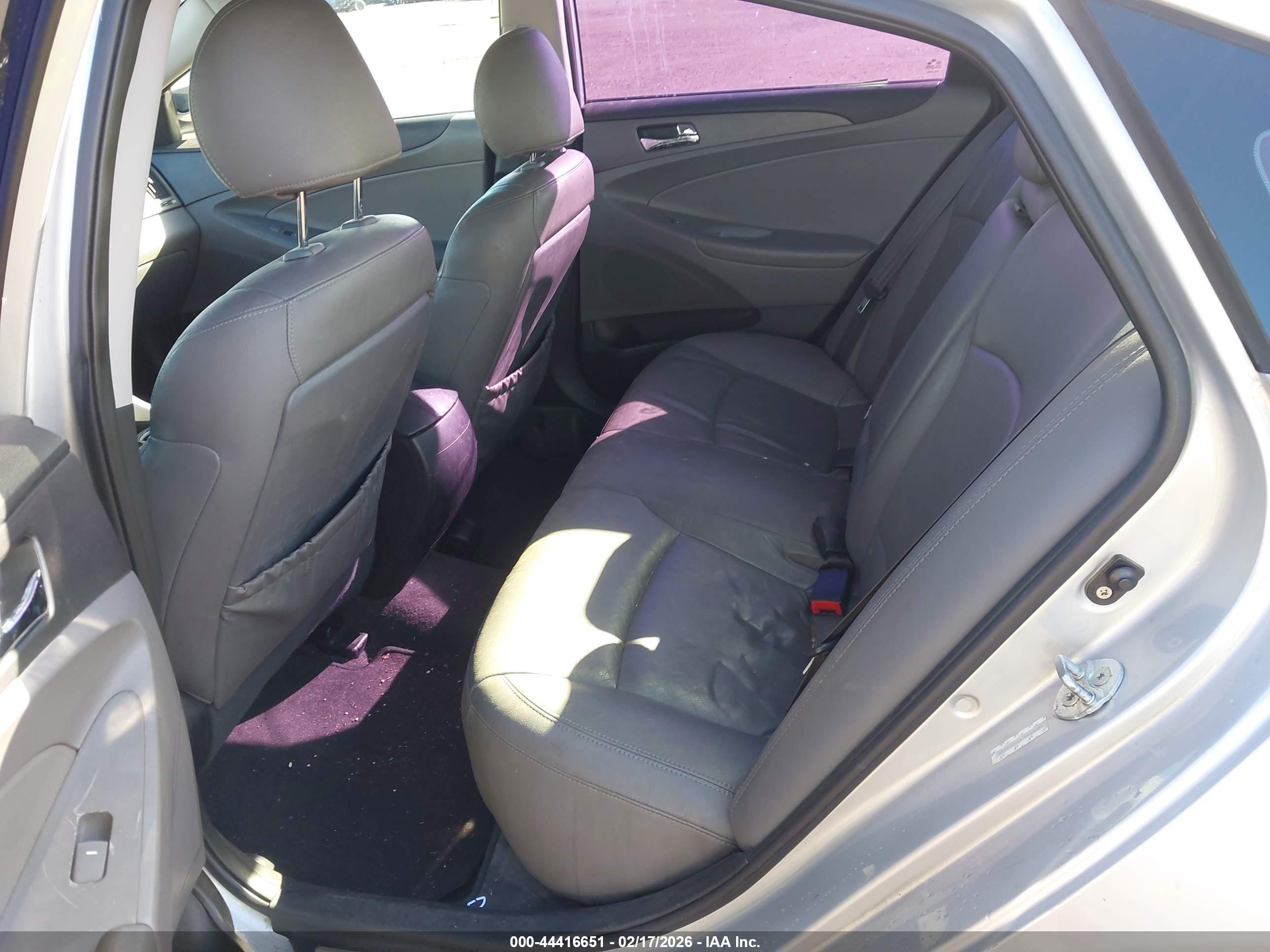 HYUNDAI SONATA image 8