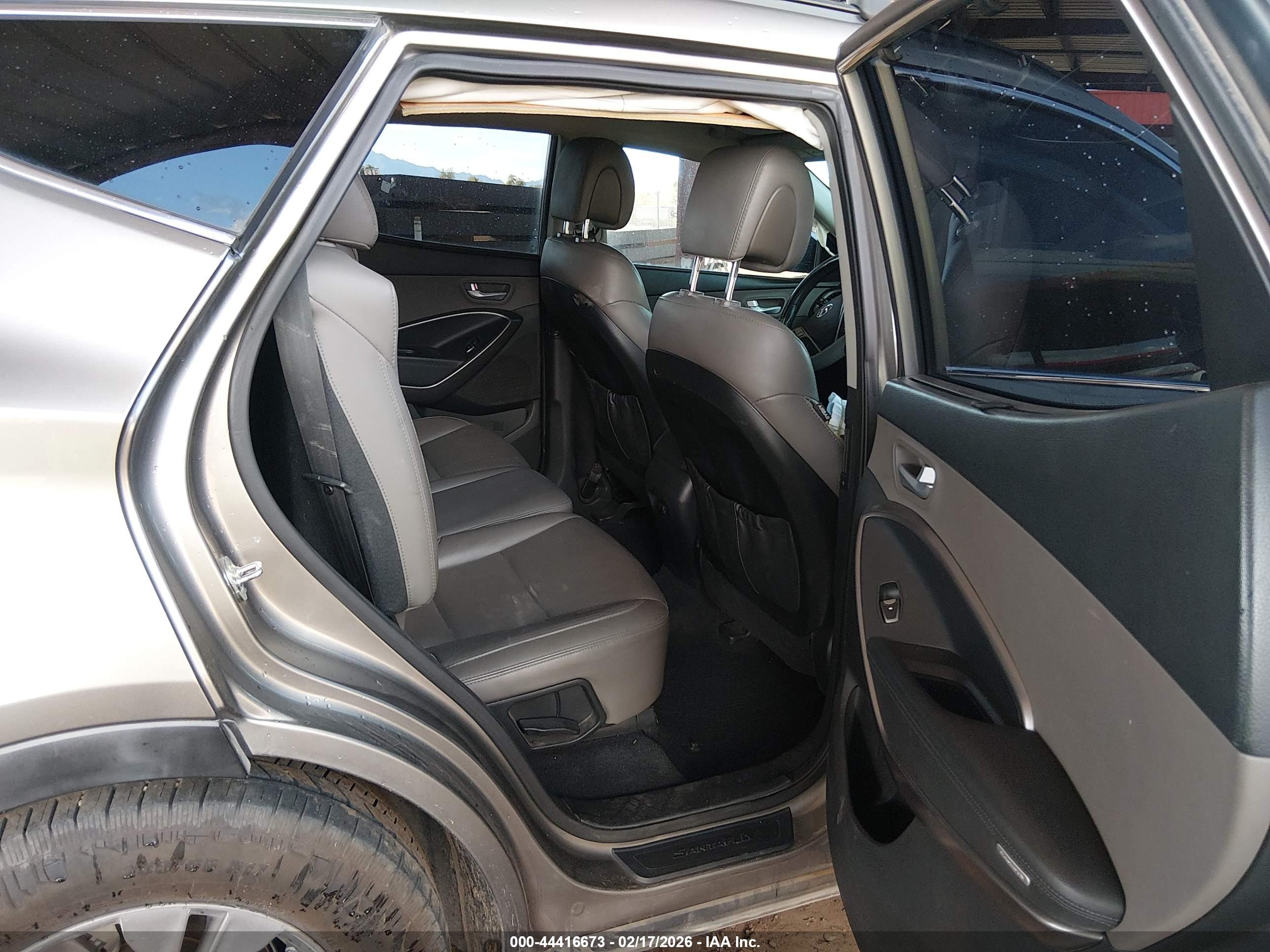 HYUNDAI SANTA image 8