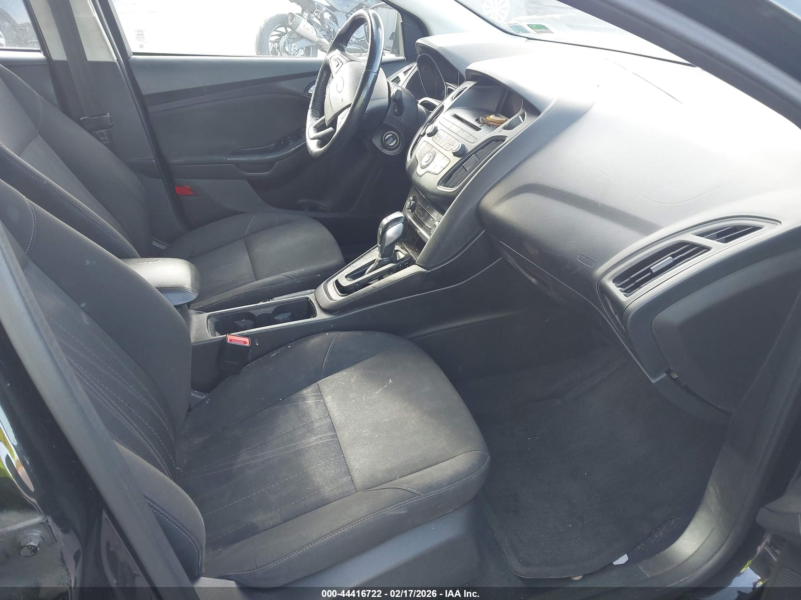 FORD FOCUS image 5