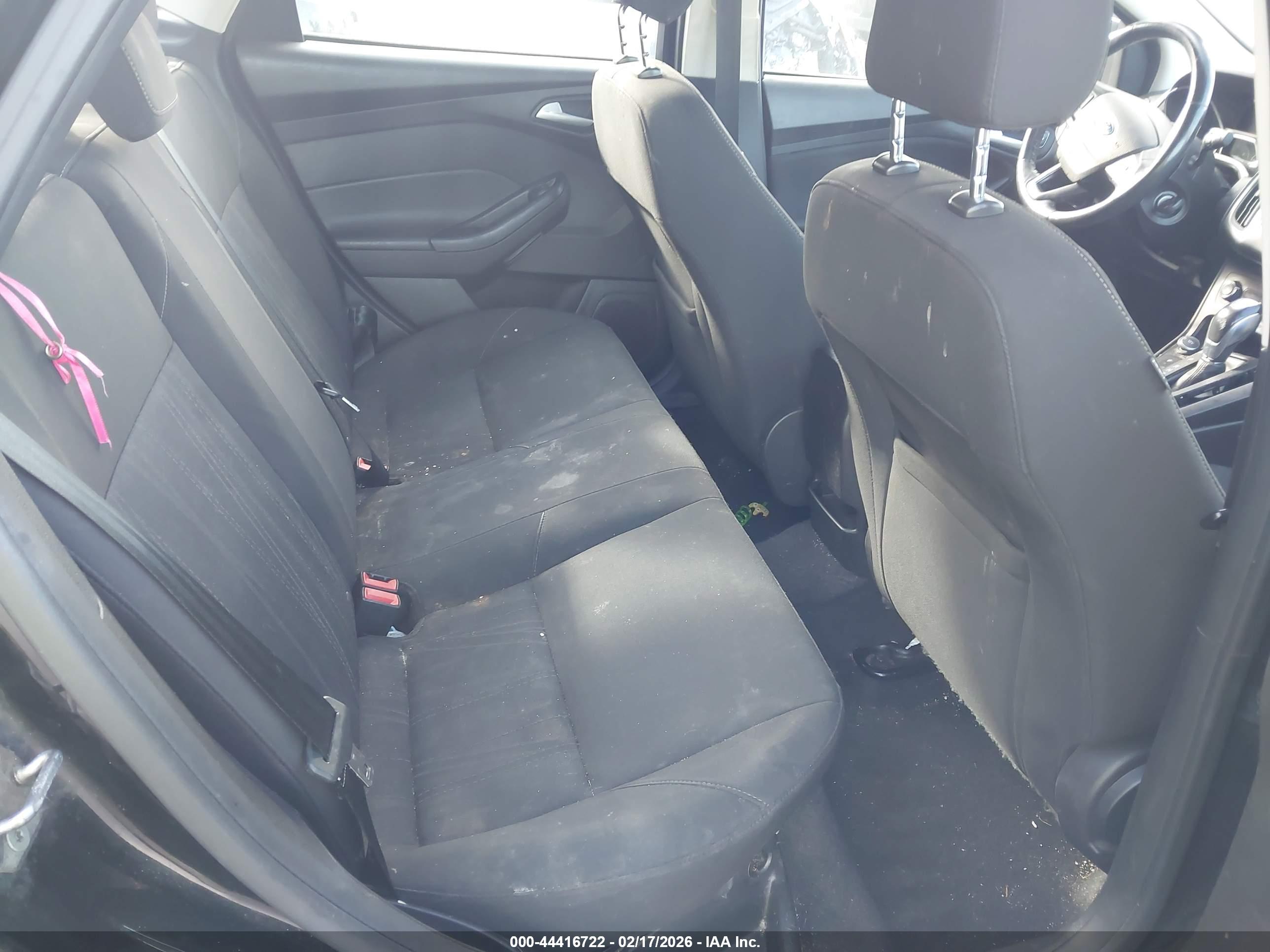 FORD FOCUS image 8