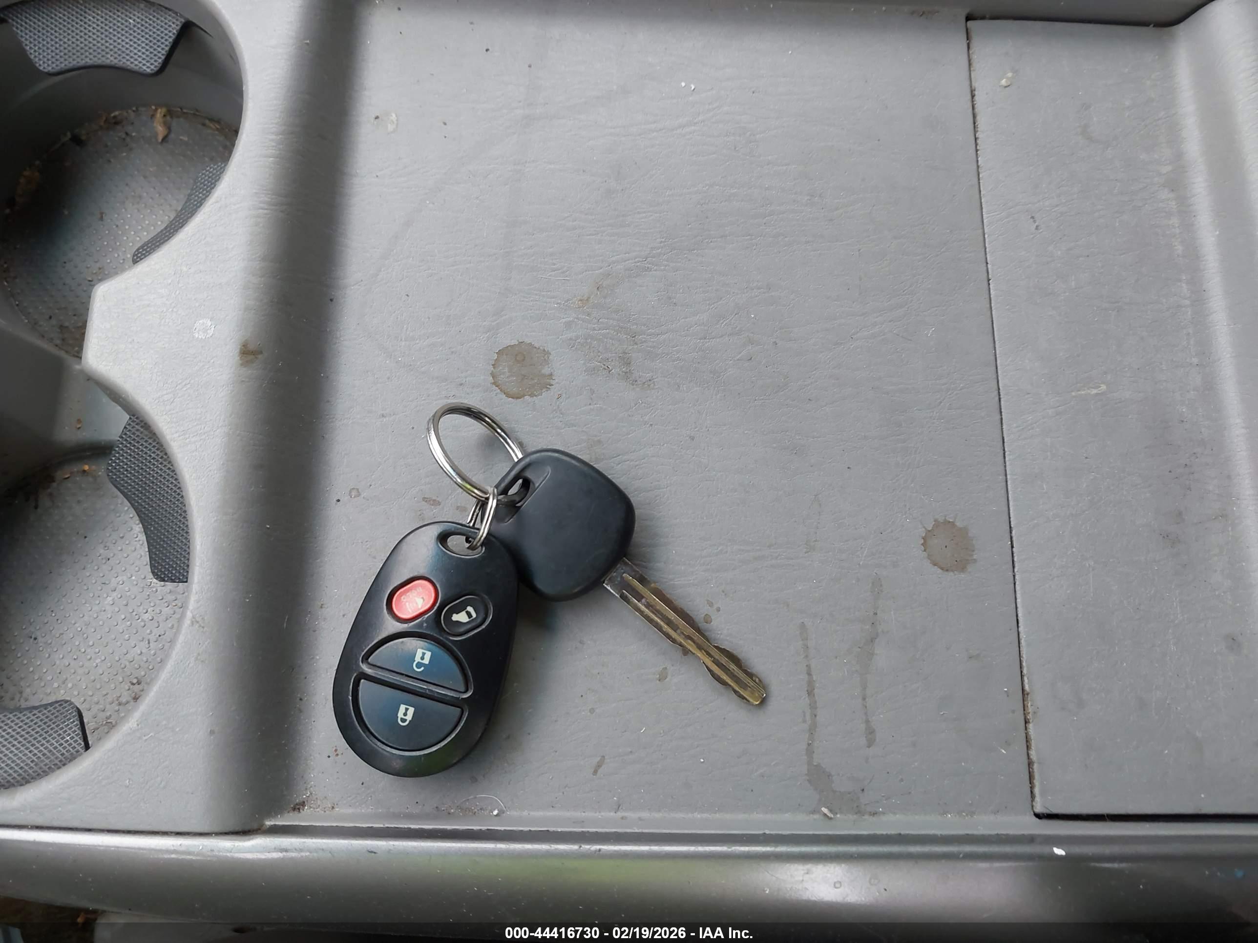 TOYOTA SIENNA image 11