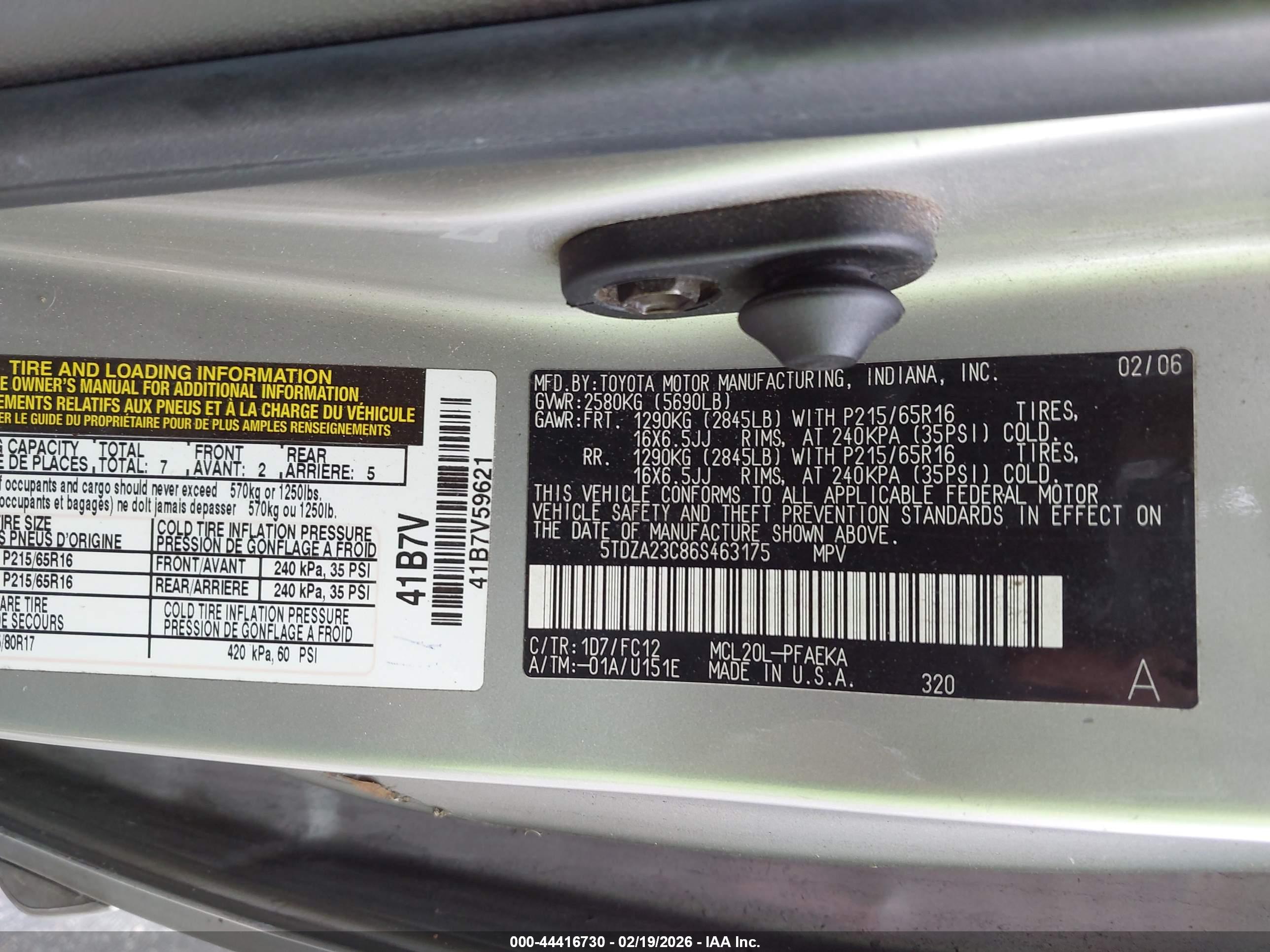 TOYOTA SIENNA image 9