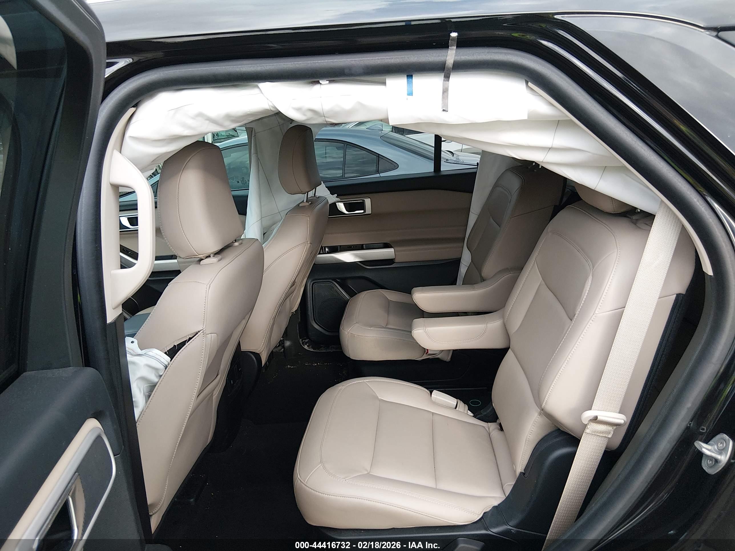 FORD EXPLORER image 8