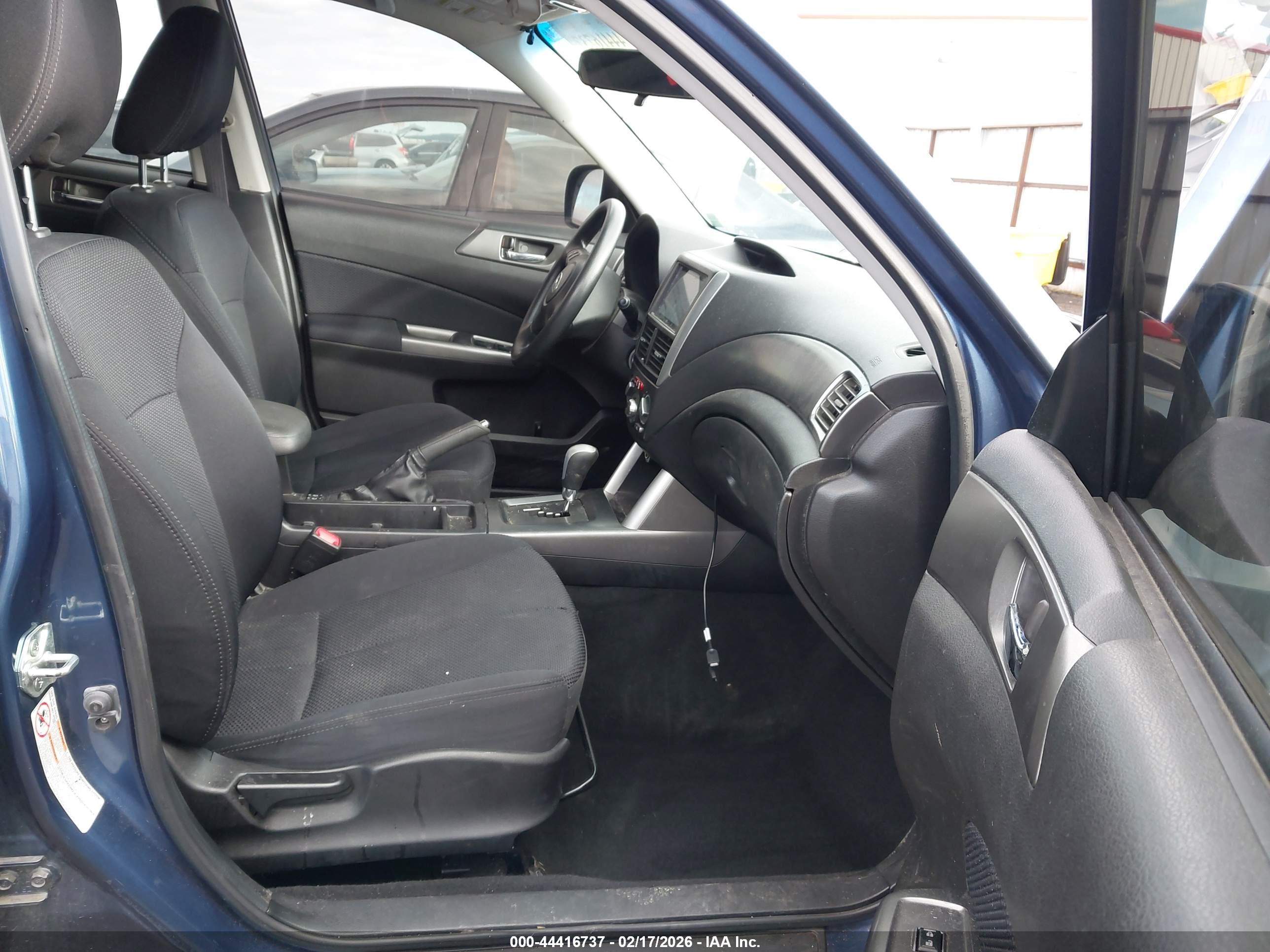 SUBARU FORESTER image 5