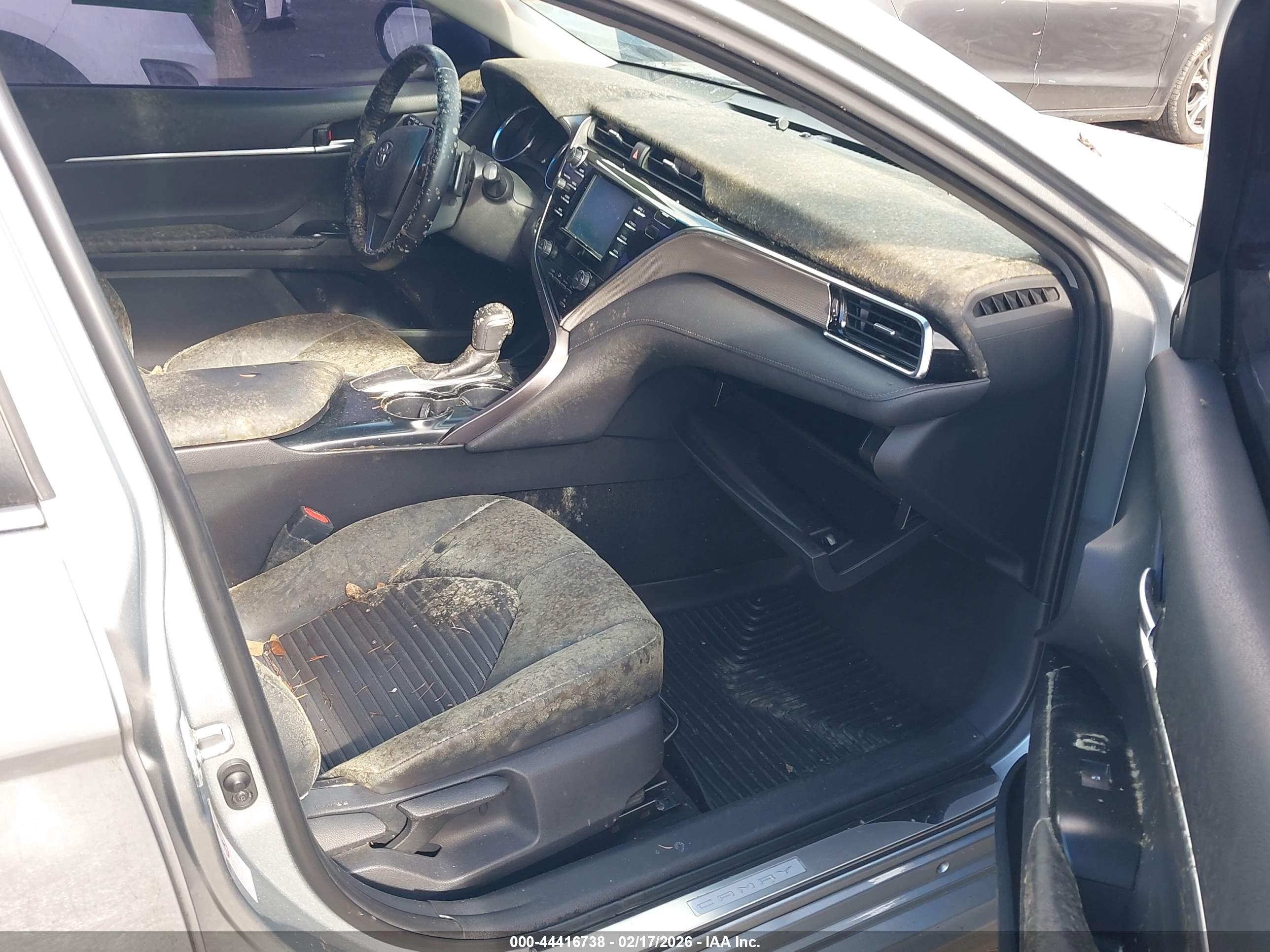 TOYOTA CAMRY image 5