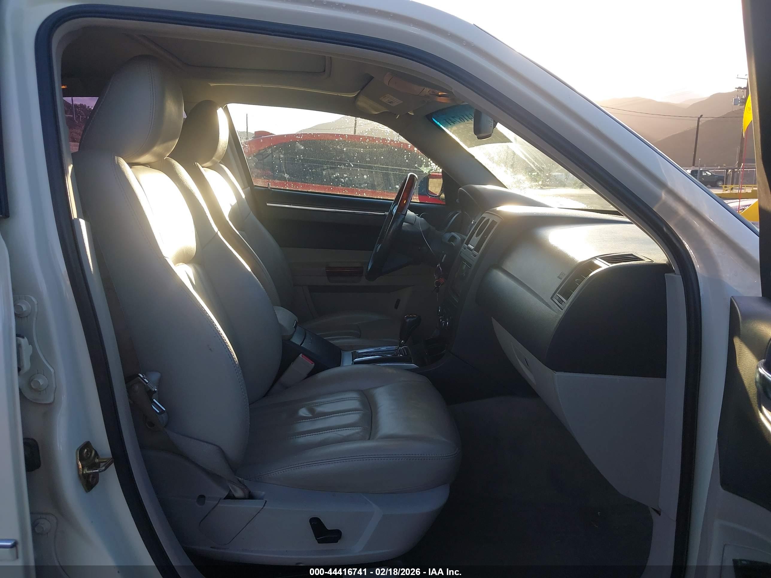 CHRYSLER 300C image 5