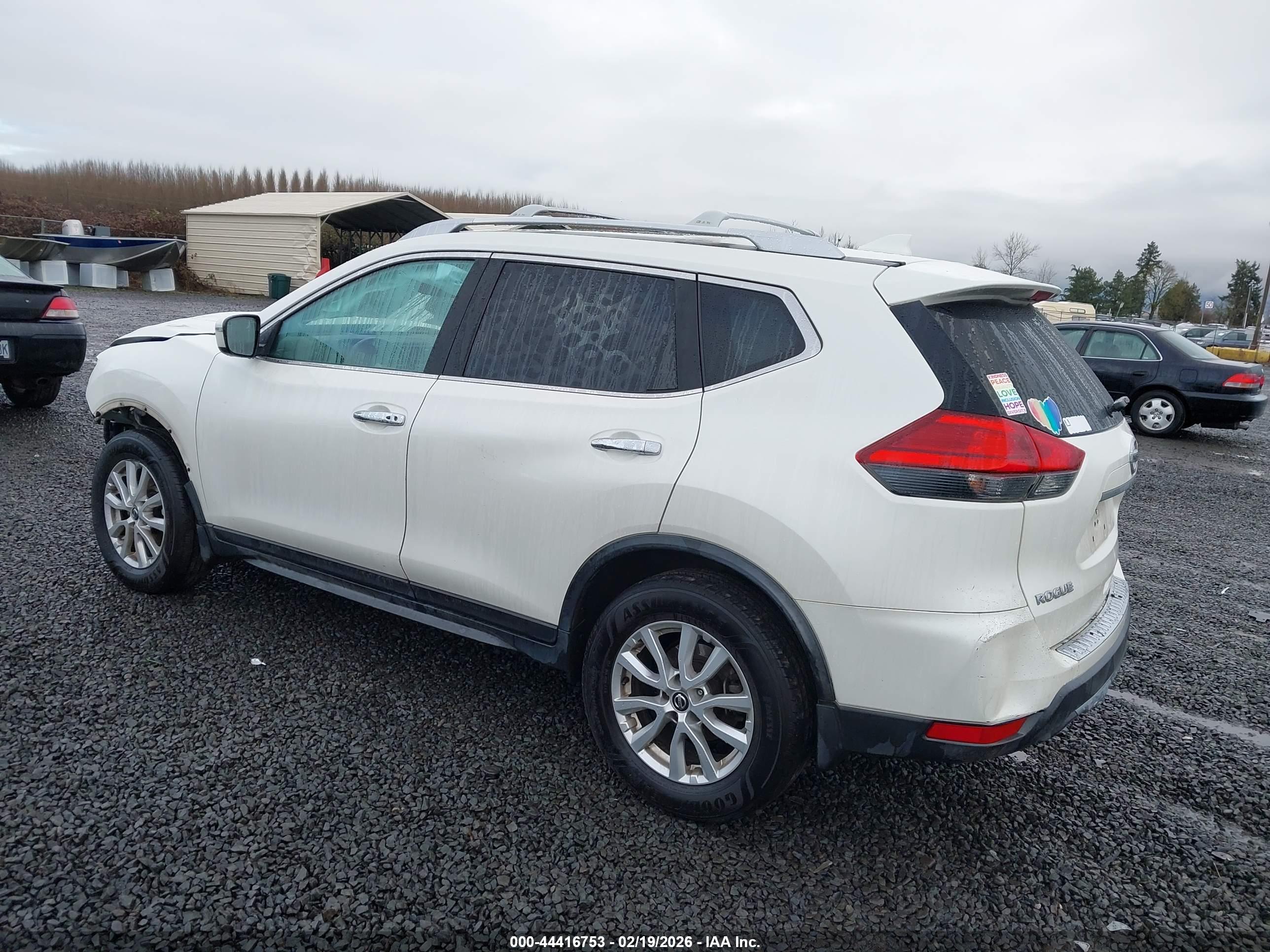 NISSAN ROGUE image 3