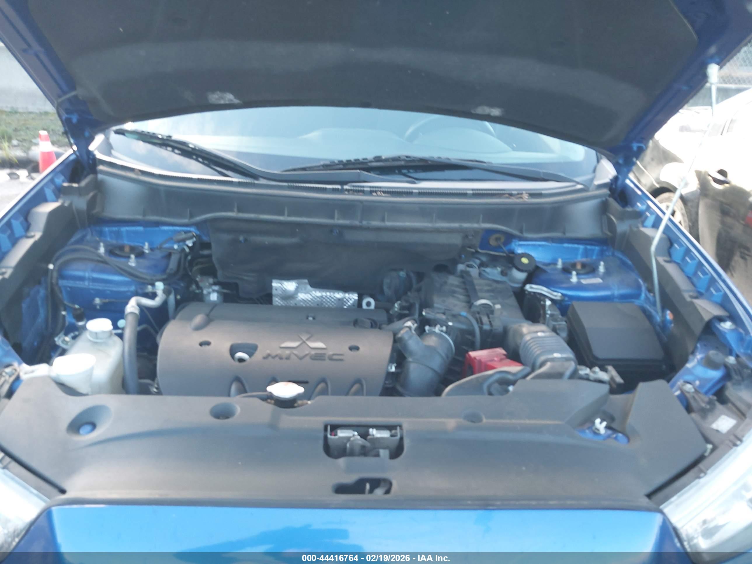 MITSUBISHI OUTLANDER image 10