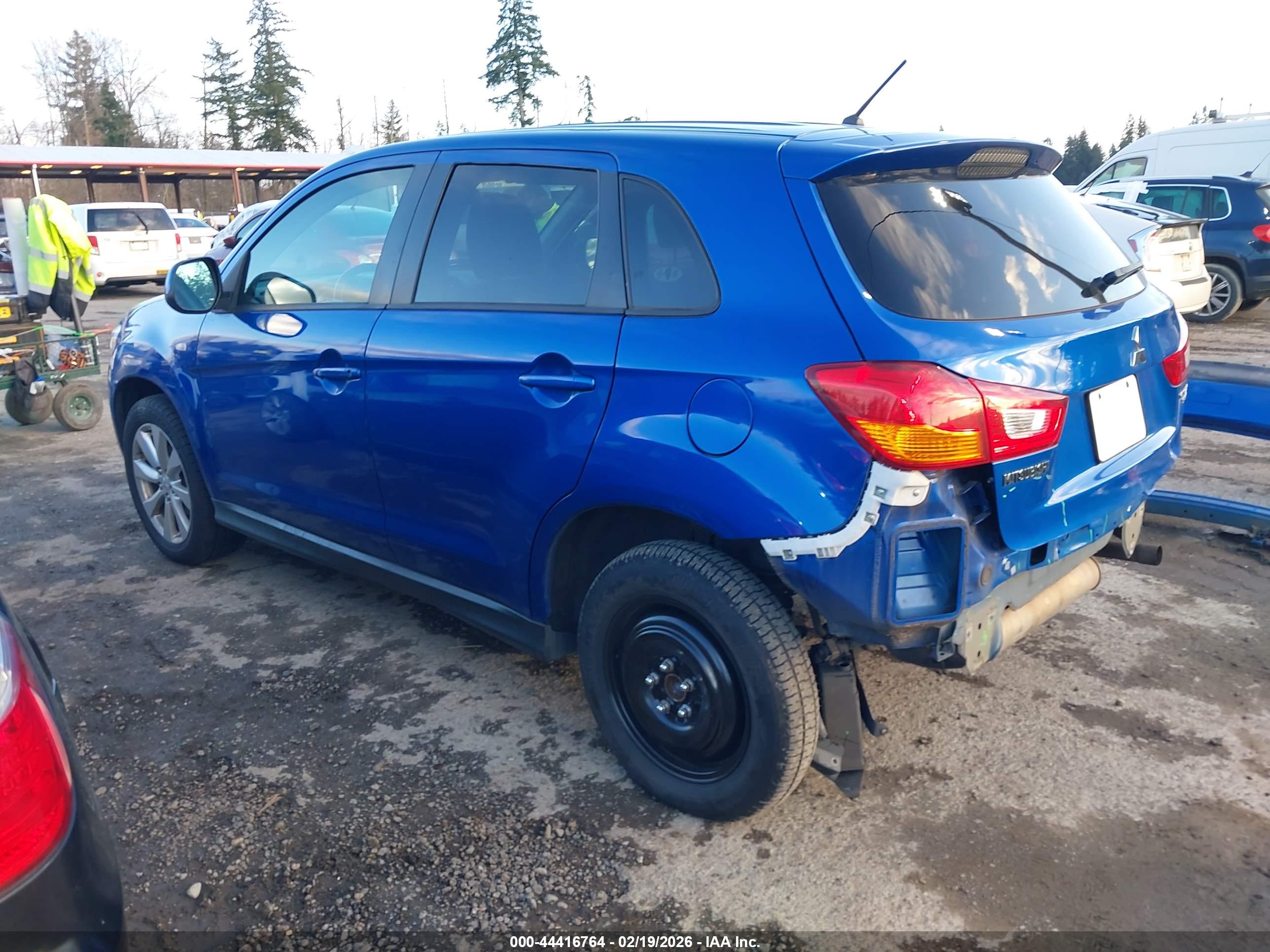 MITSUBISHI OUTLANDER image 3