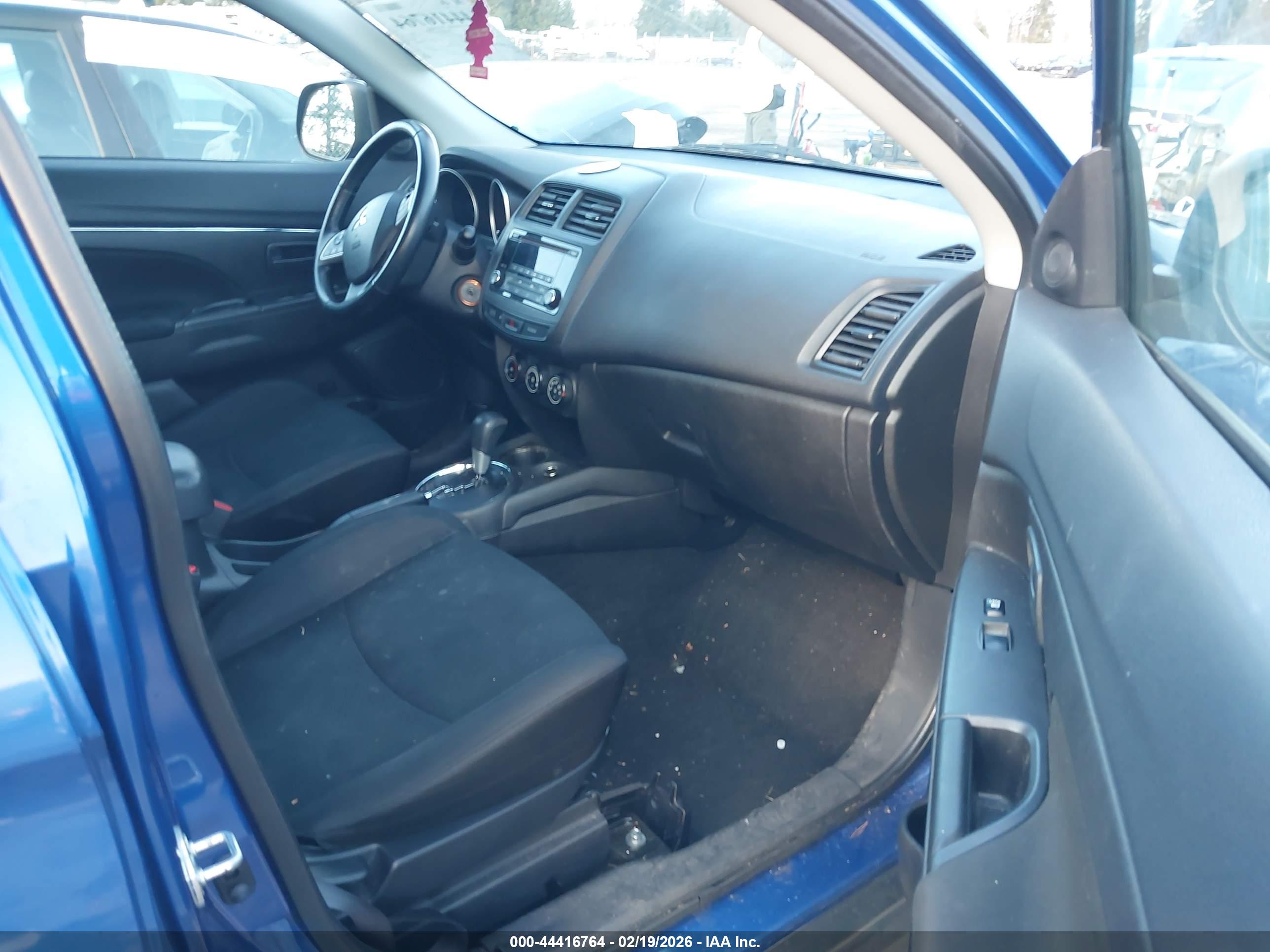 MITSUBISHI OUTLANDER image 5