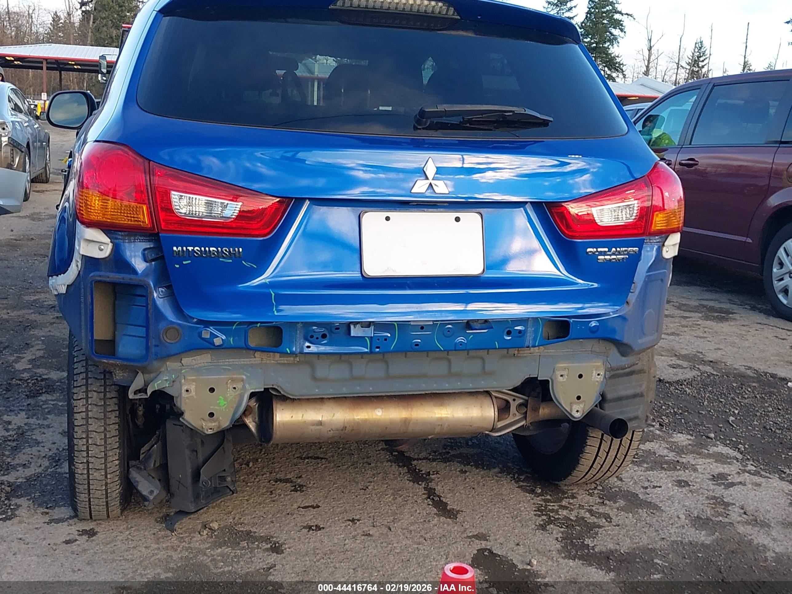MITSUBISHI OUTLANDER image 6