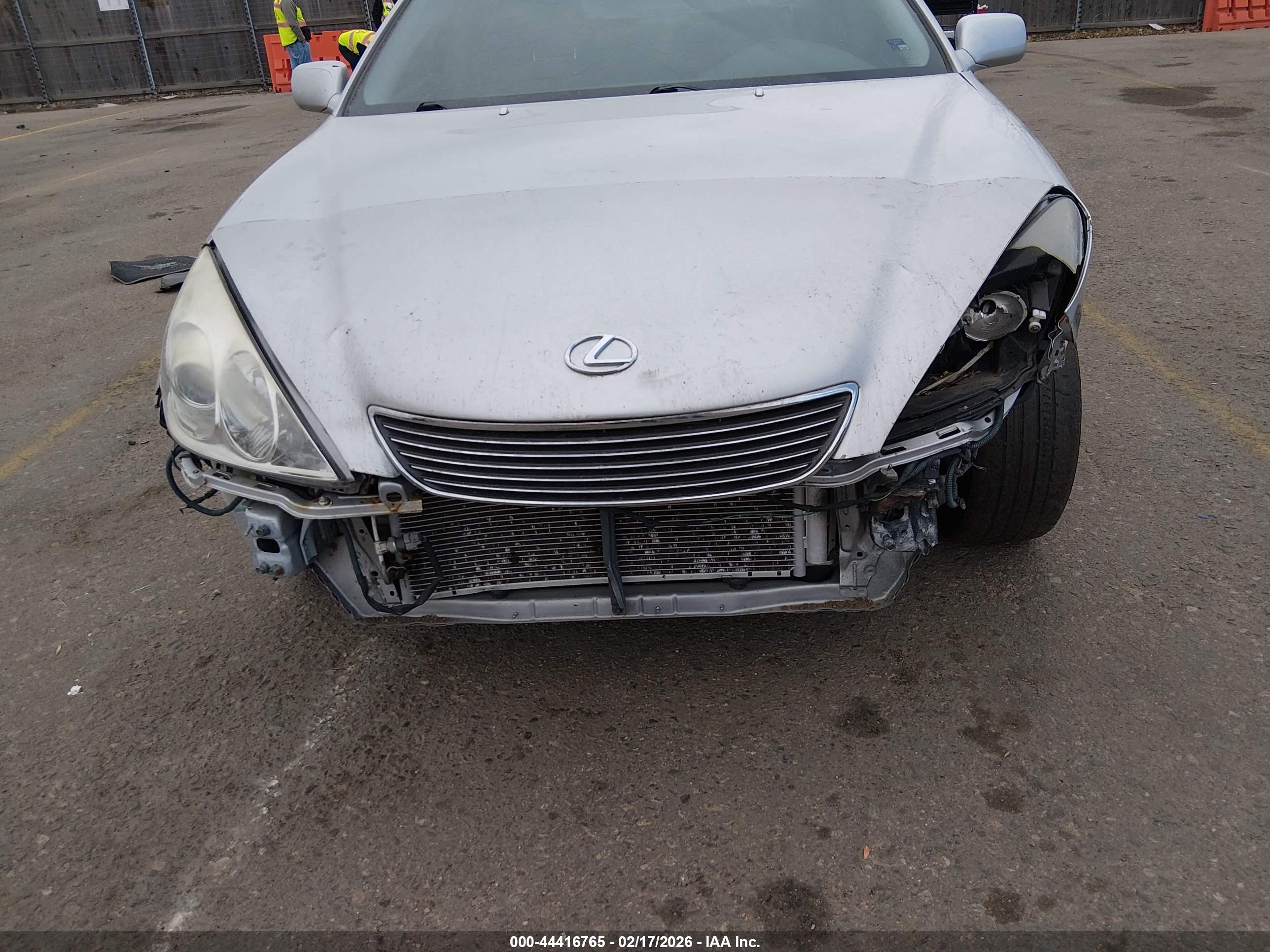 LEXUS ES image 6