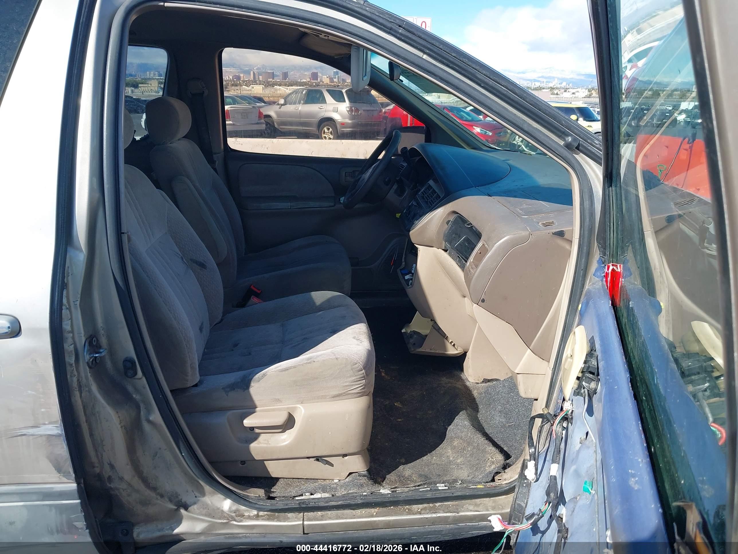 TOYOTA SIENNA image 5