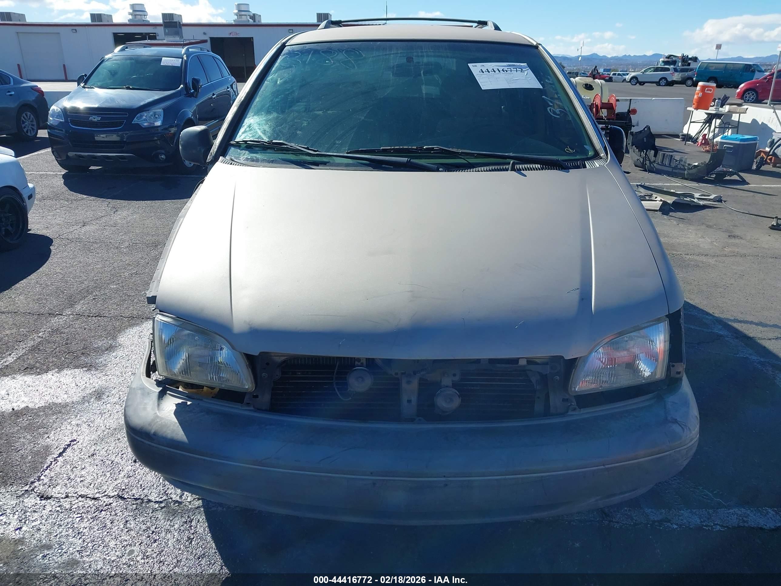 TOYOTA SIENNA image 6