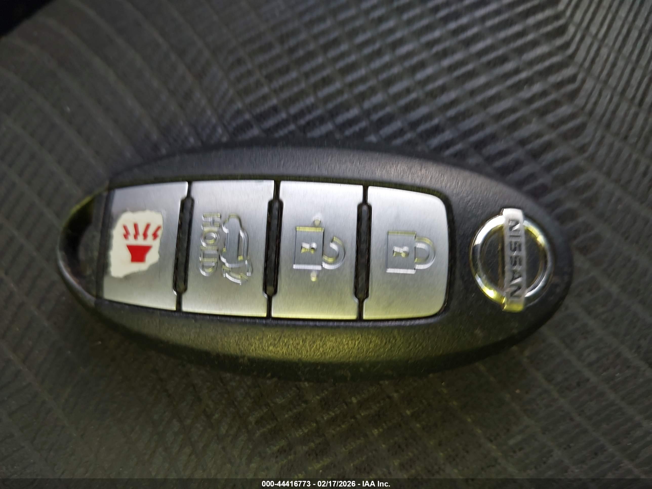 NISSAN ROGUE image 11