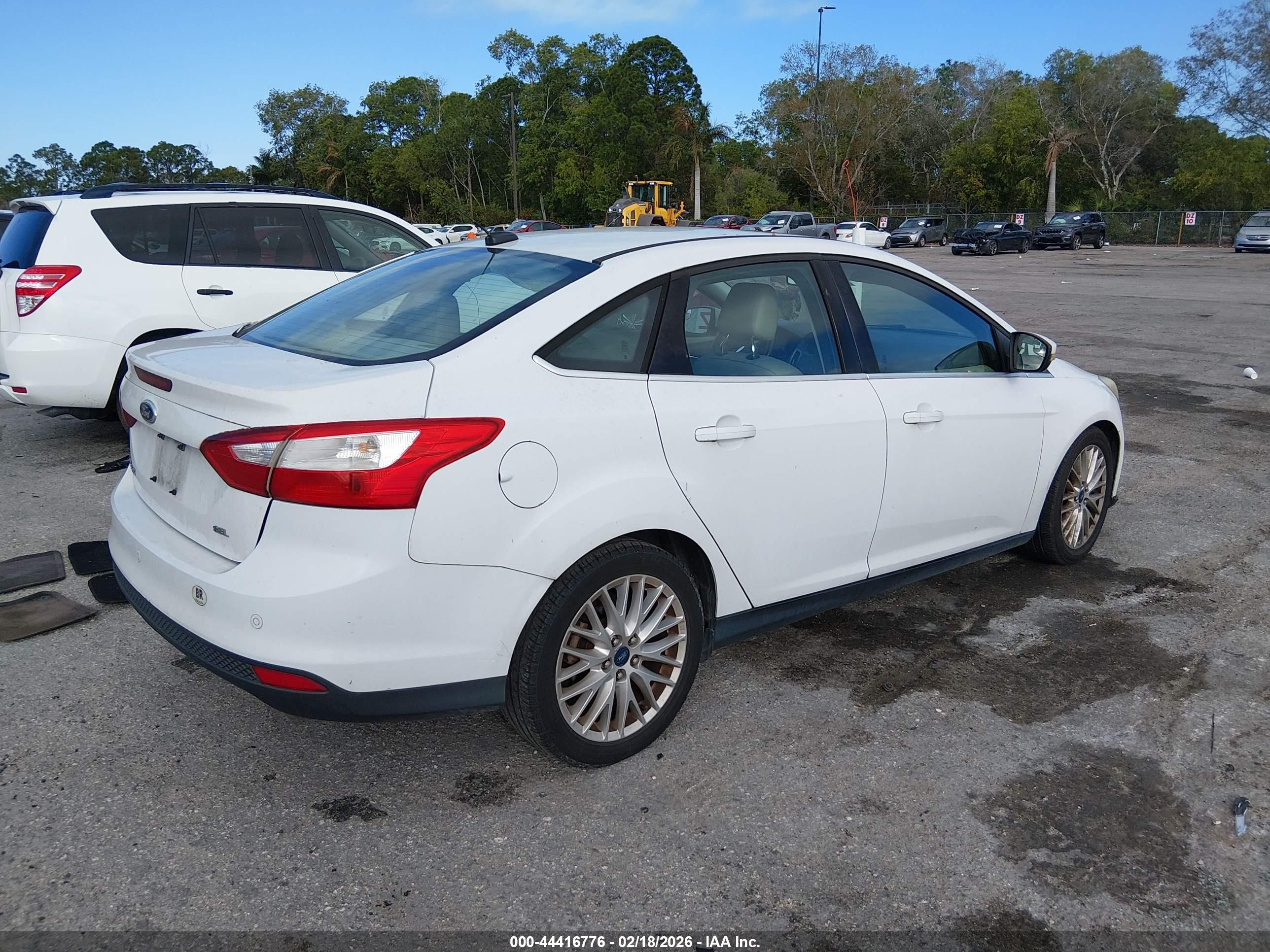 FORD FOCUS image 4