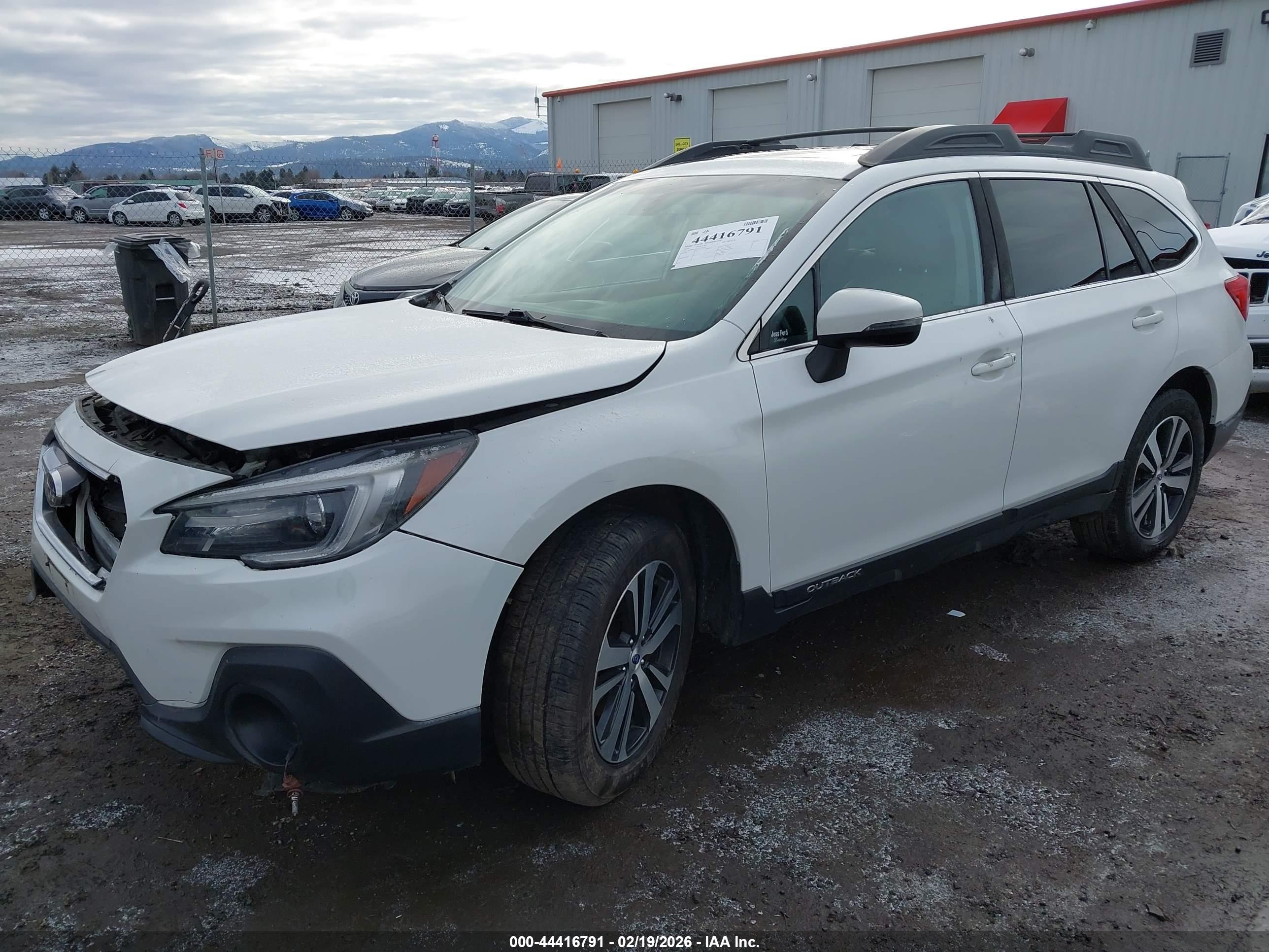 SUBARU OUTBACK image 2