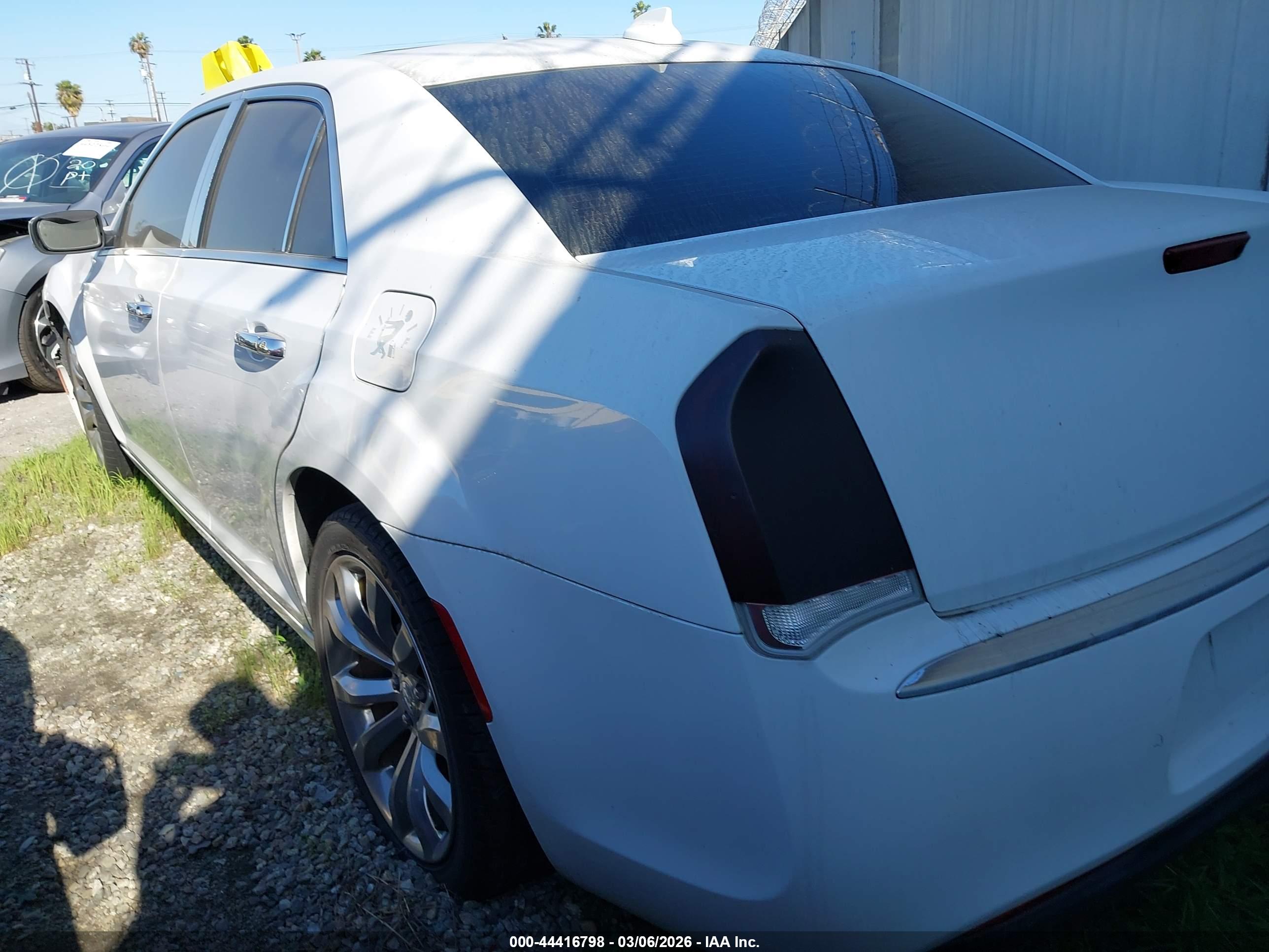 CHRYSLER 300 image 3