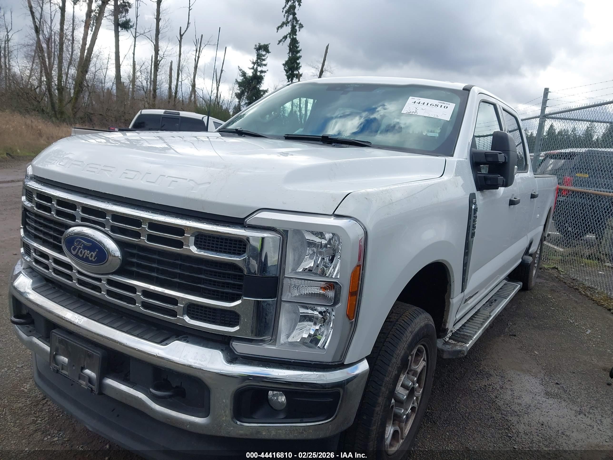 FORD F-250 image 2