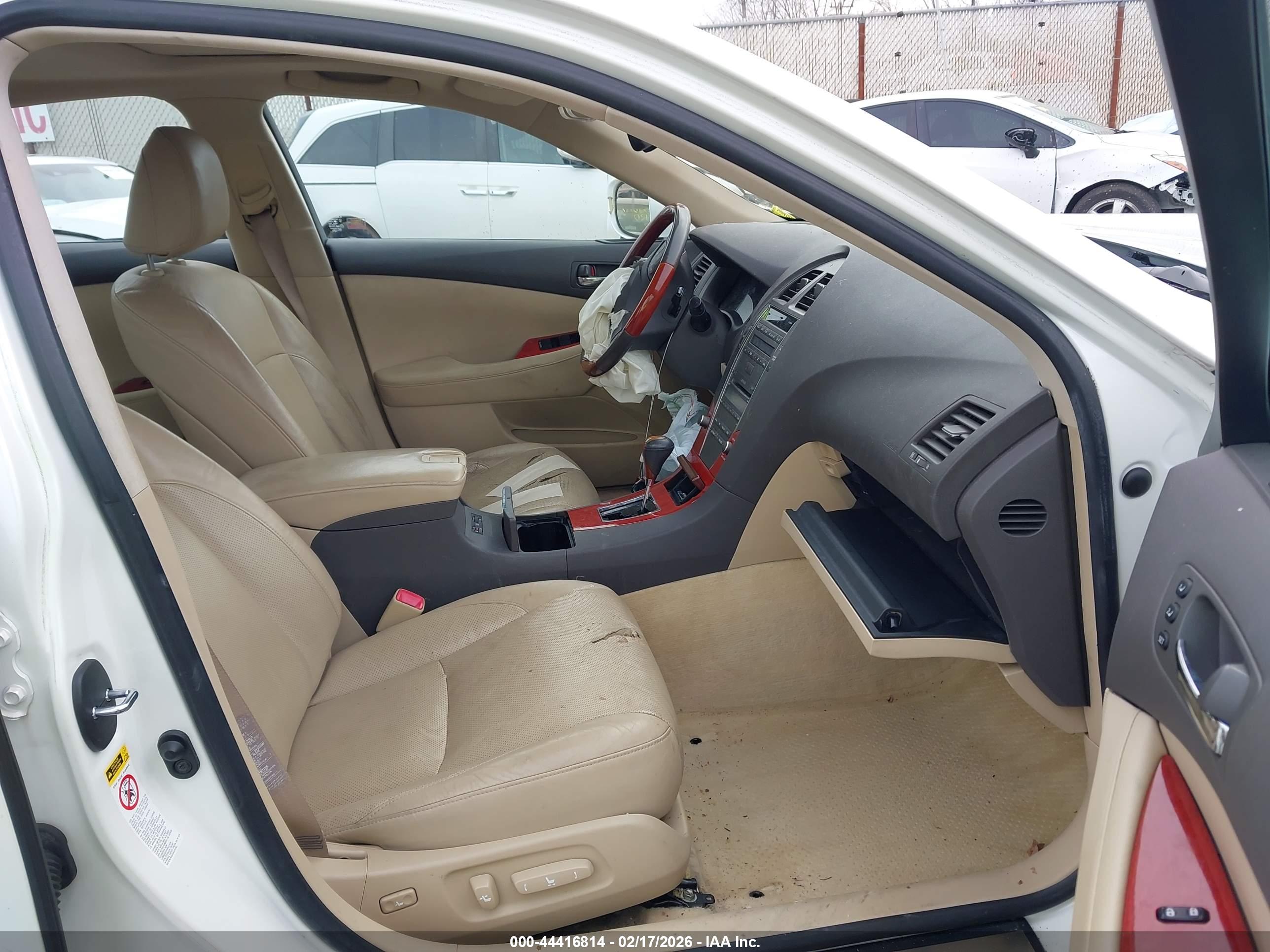 LEXUS ES image 5