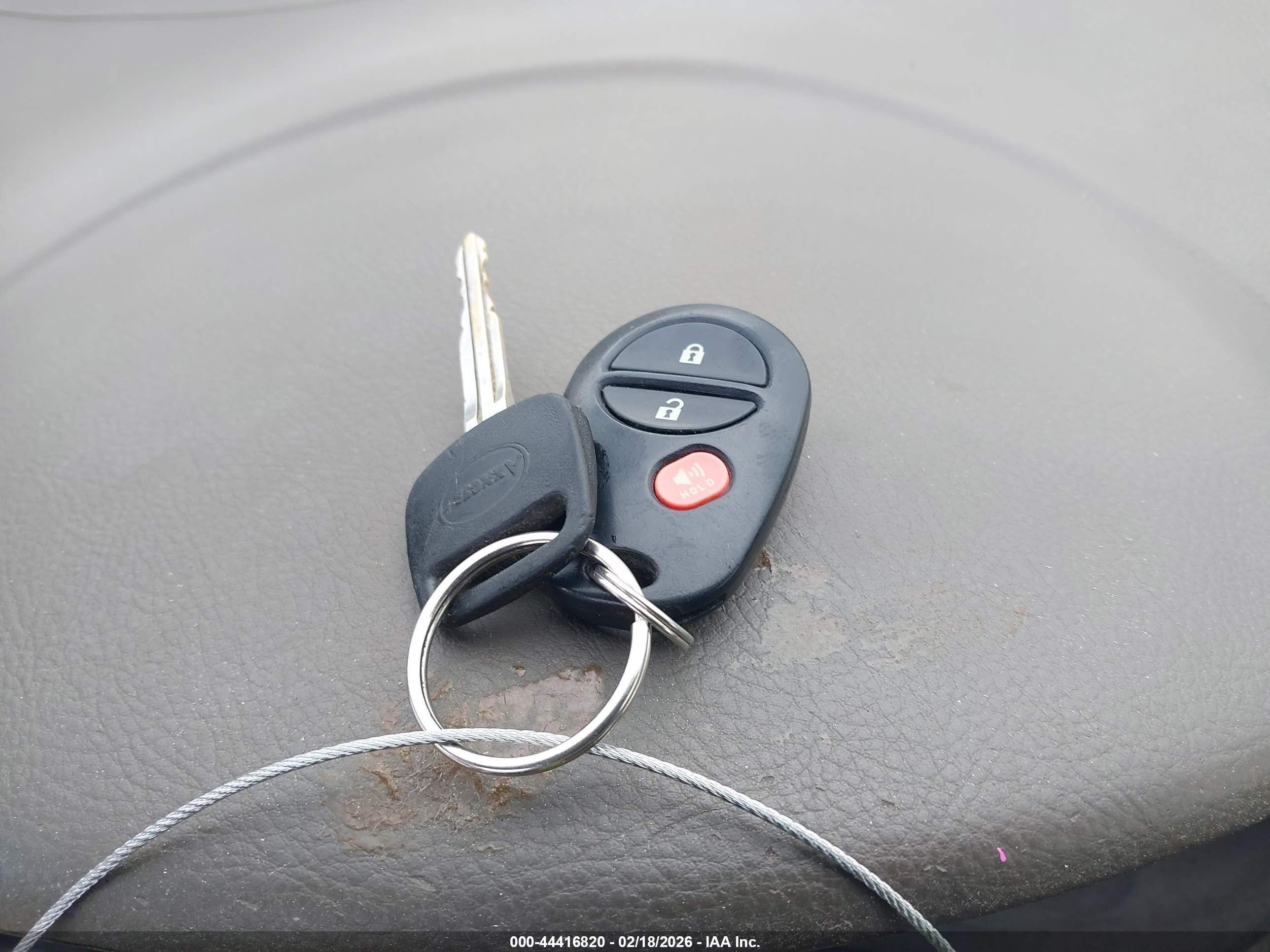 TOYOTA SIENNA image 11