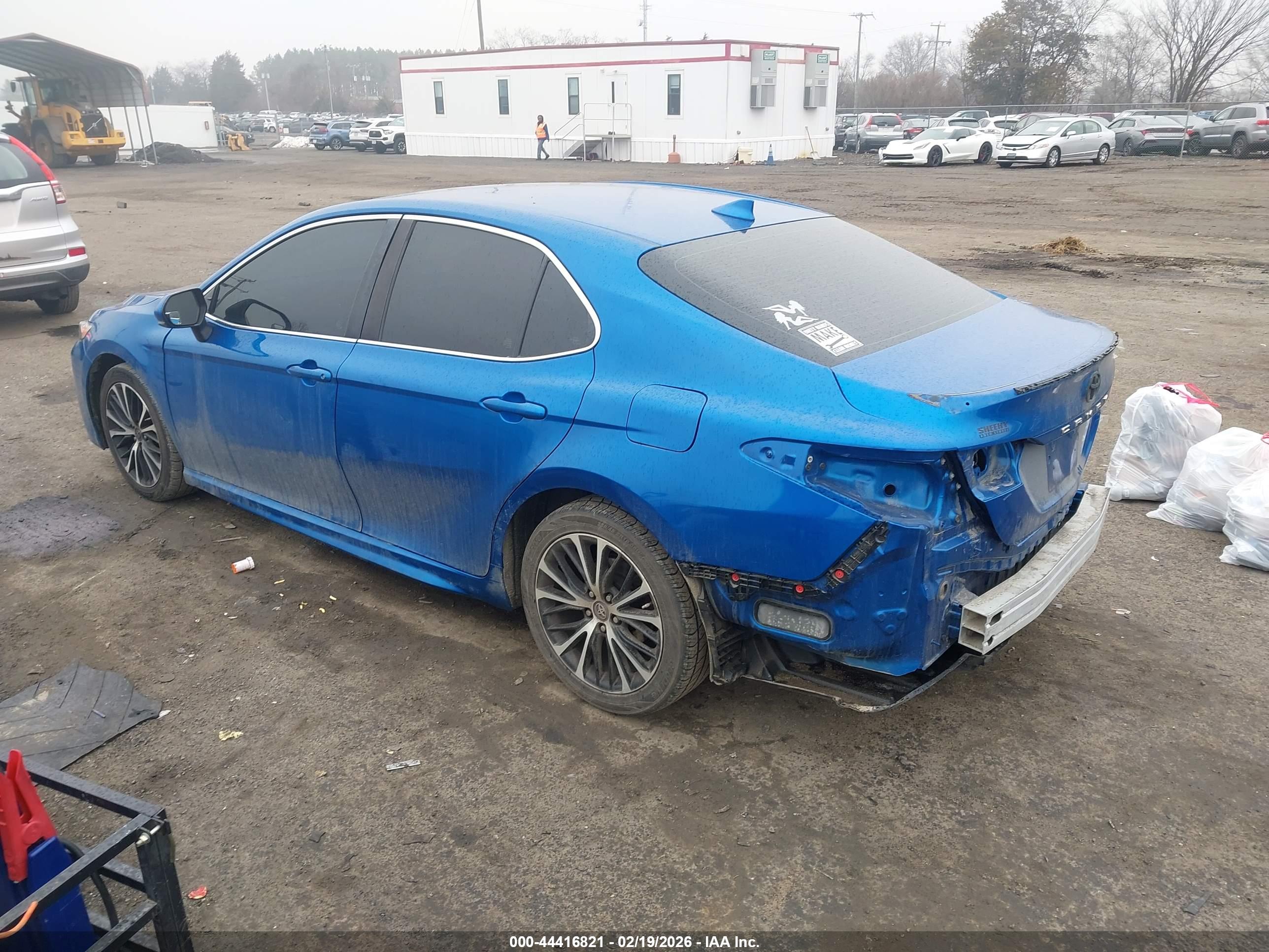 TOYOTA CAMRY image 3