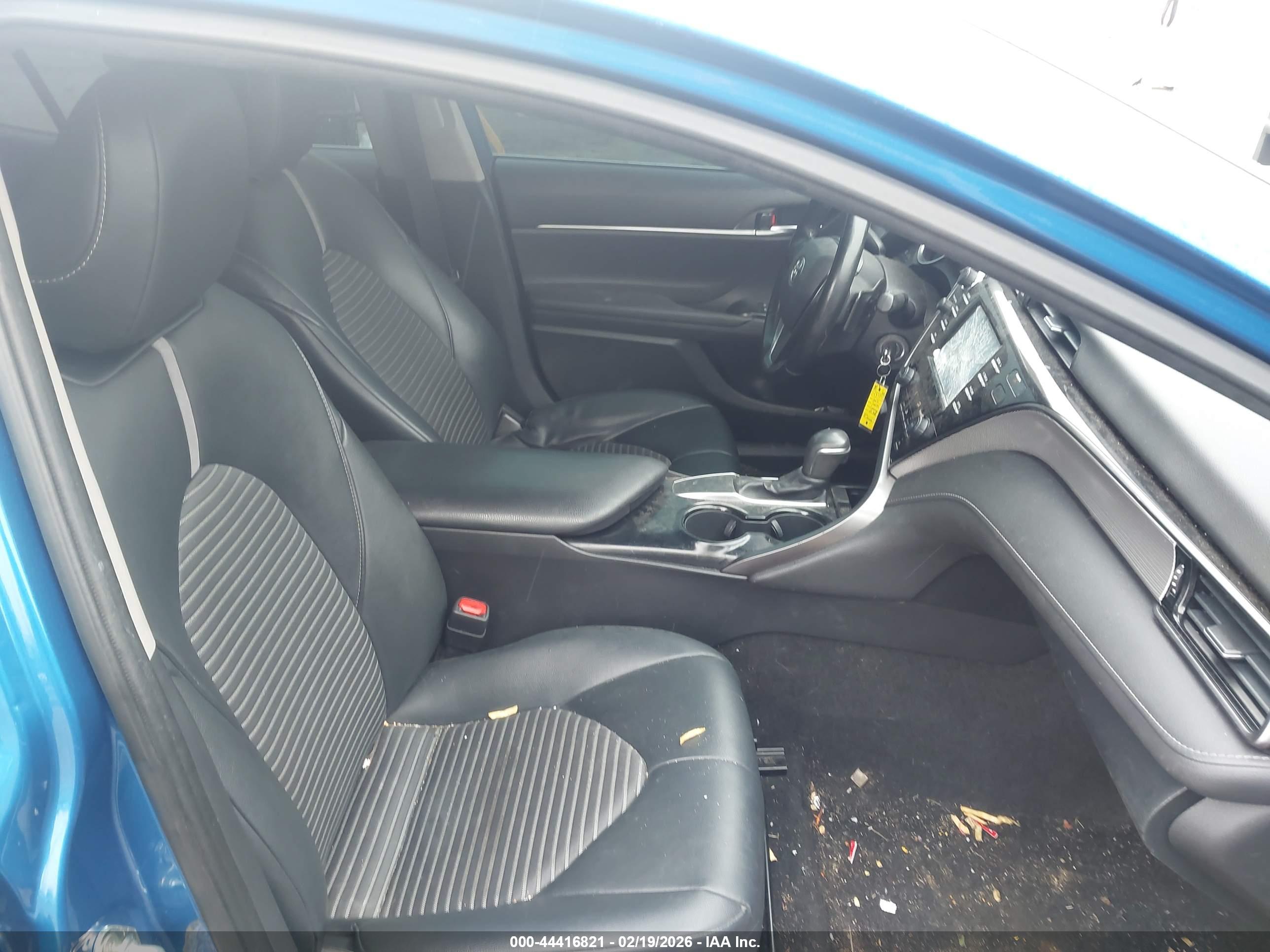 TOYOTA CAMRY image 5