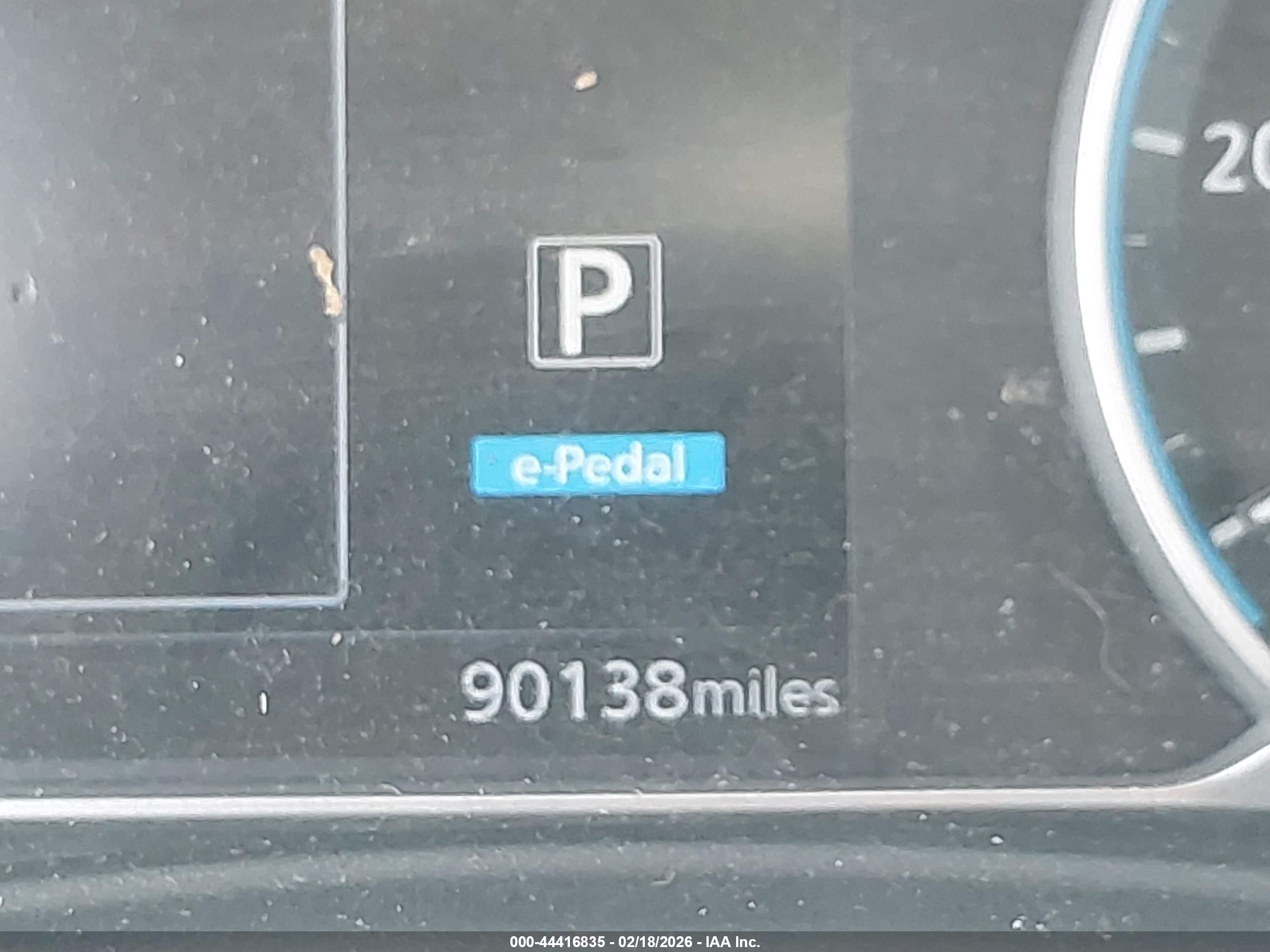 NISSAN LEAF image 7