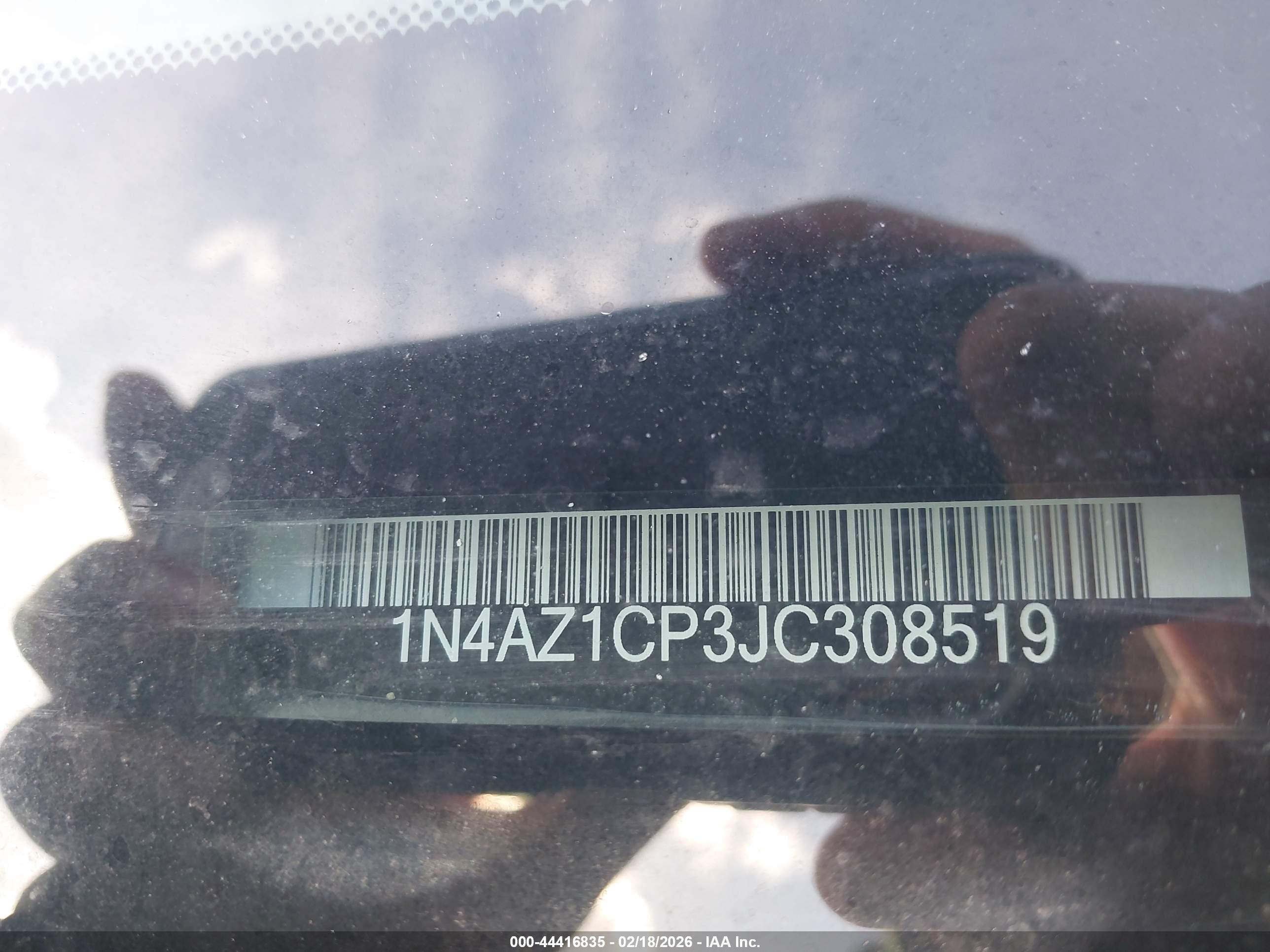 NISSAN LEAF image 9