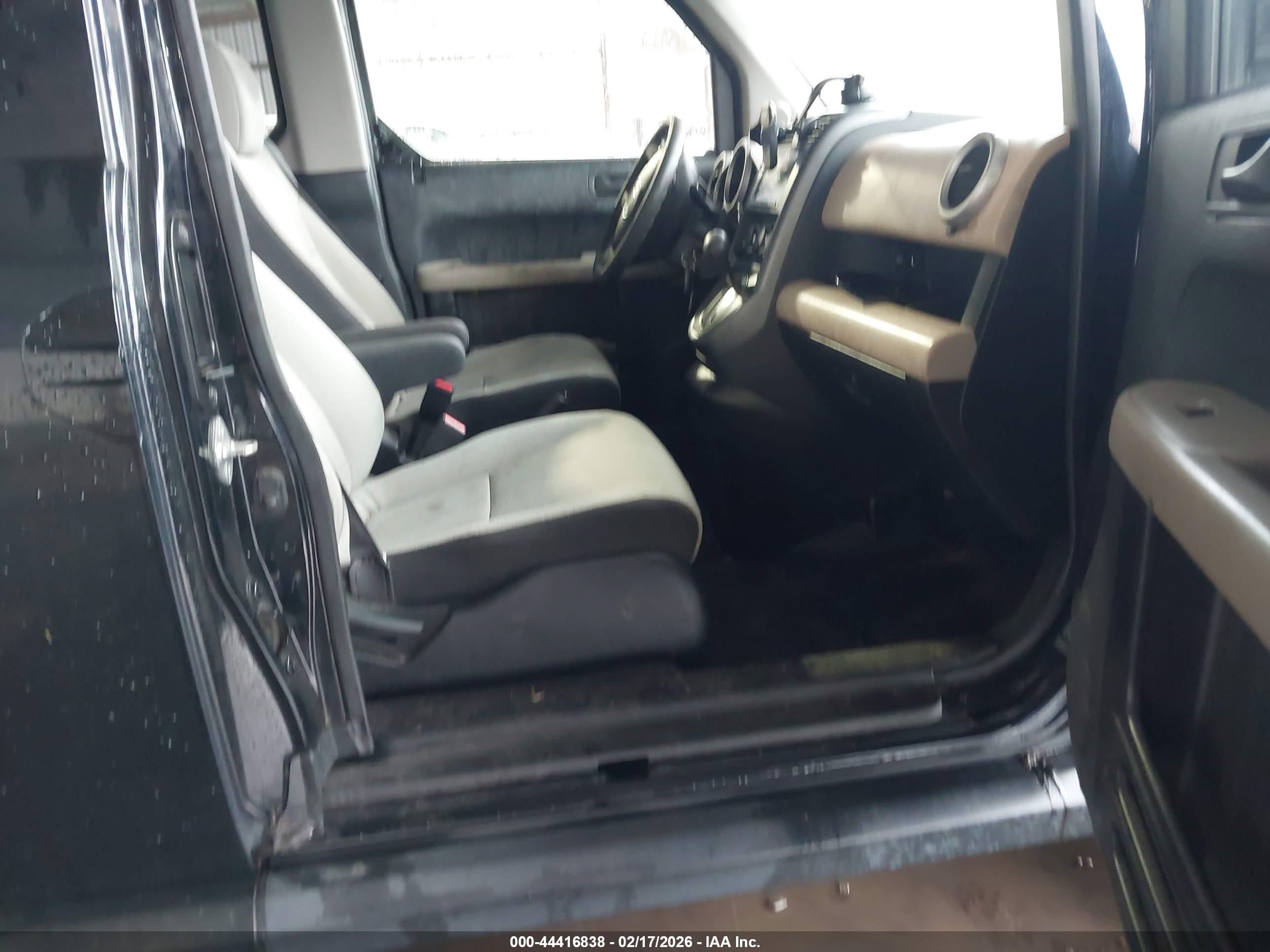 HONDA ELEMENT image 5
