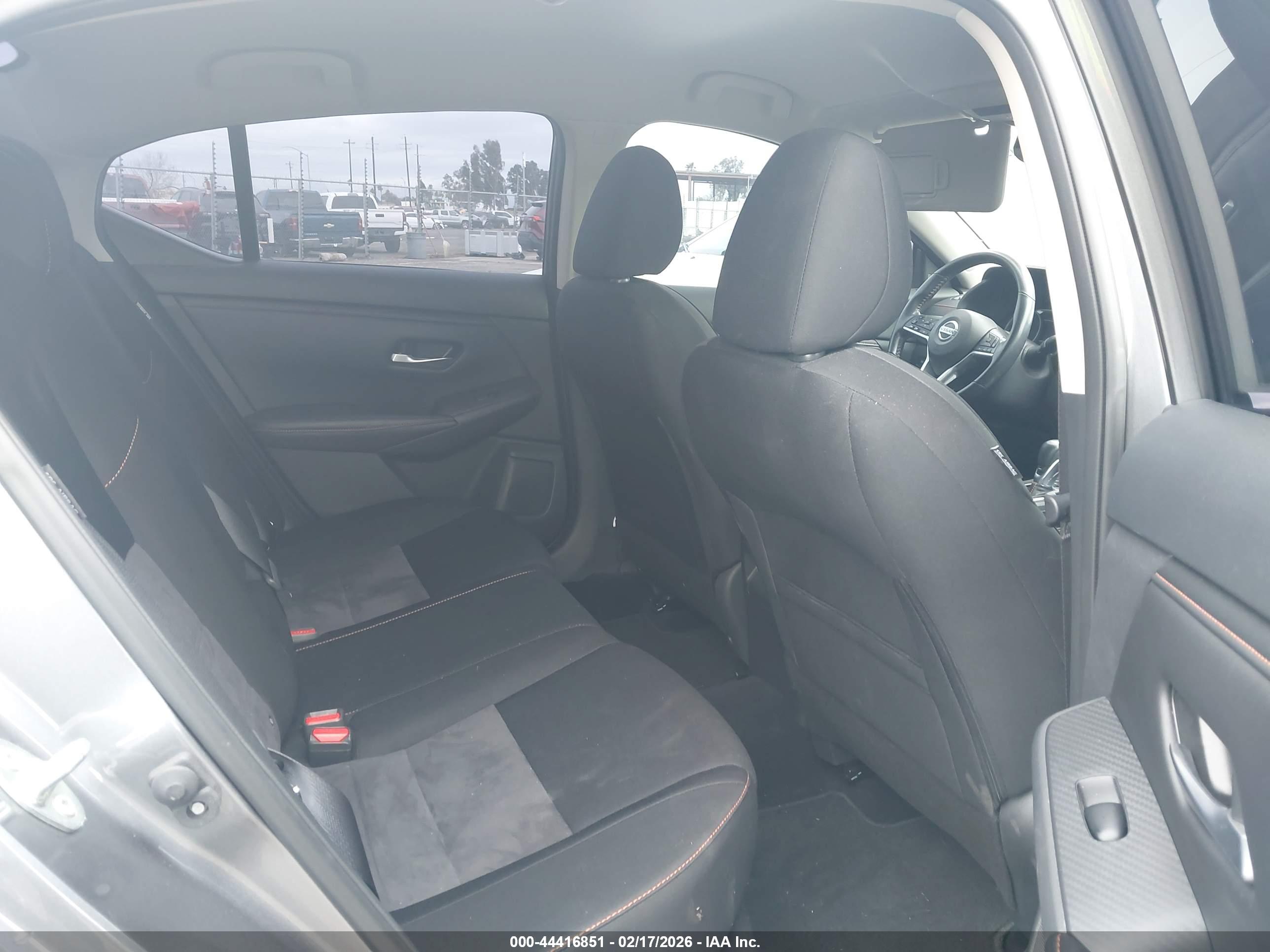 NISSAN SENTRA image 8