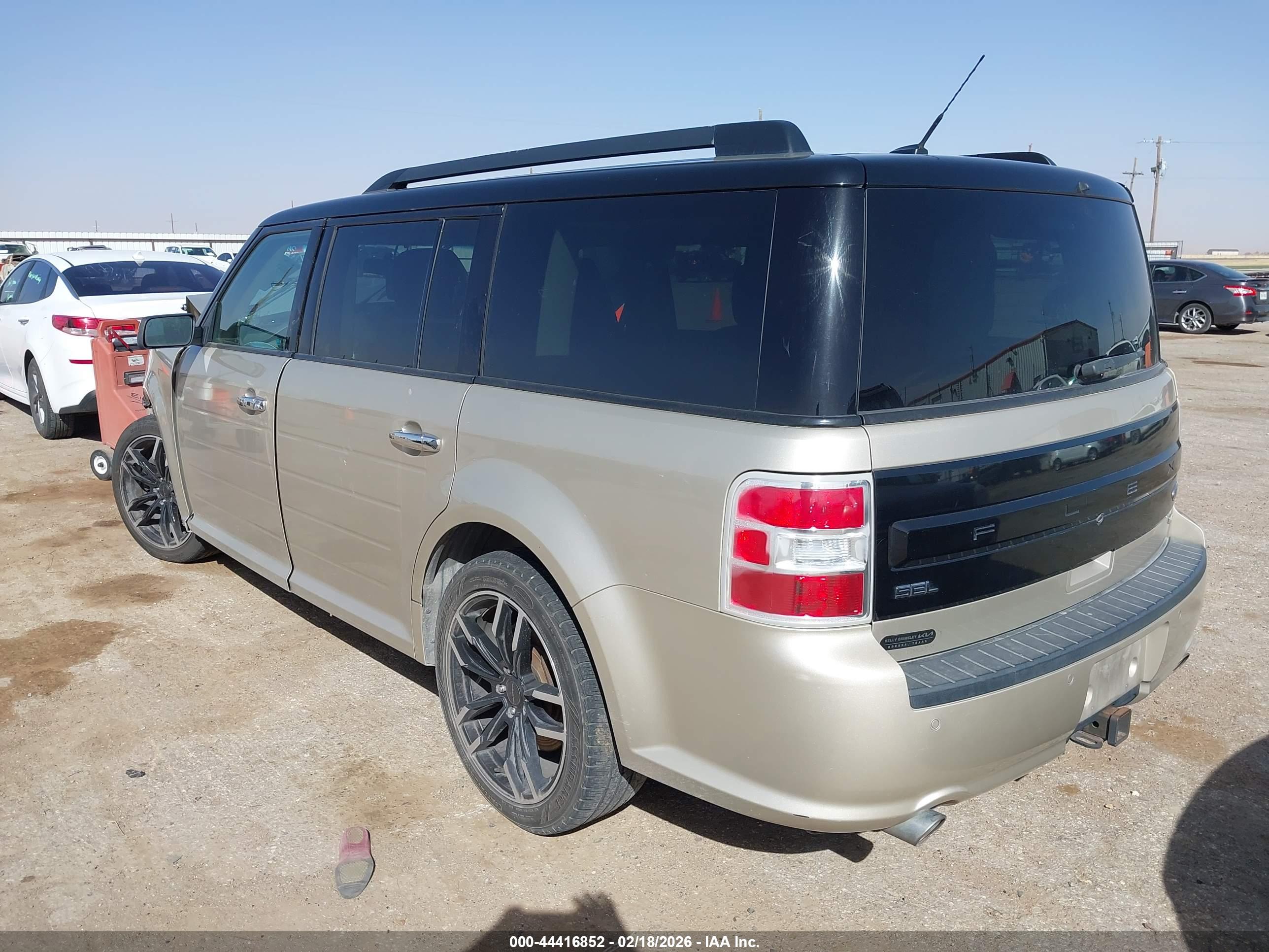 FORD FLEX image 3