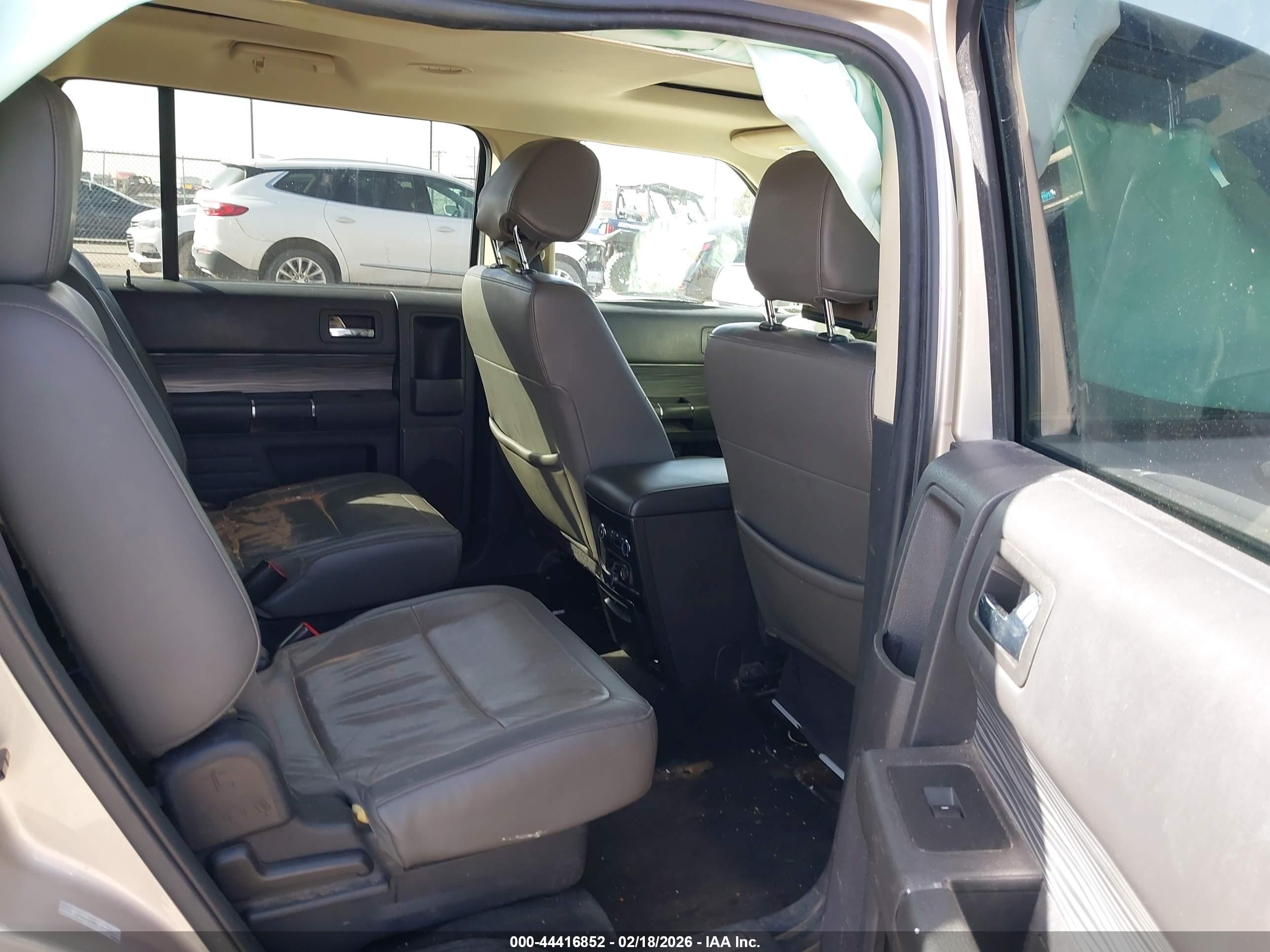 FORD FLEX image 8