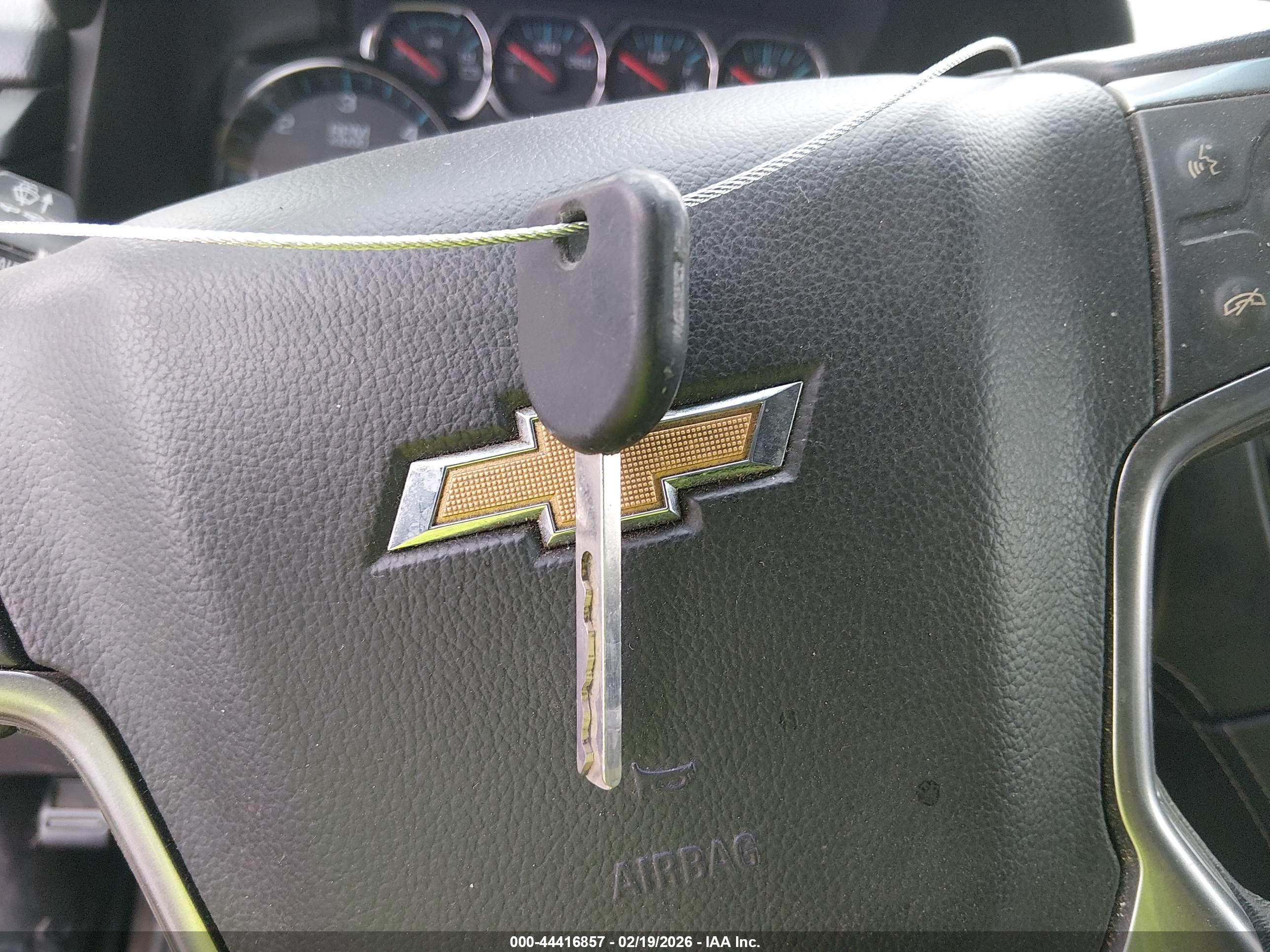 CHEVROLET SUBURBAN image 11
