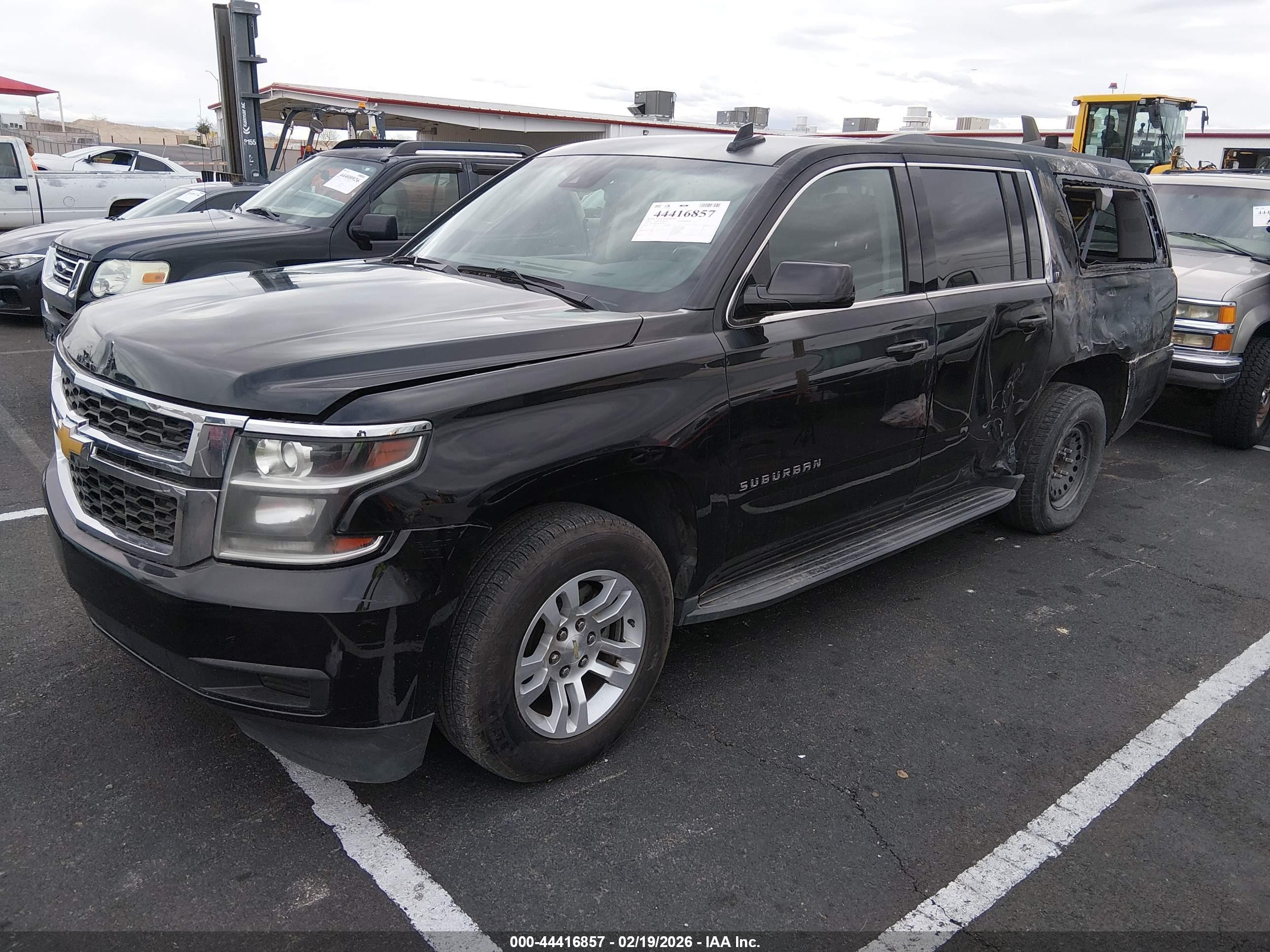 CHEVROLET SUBURBAN image 2