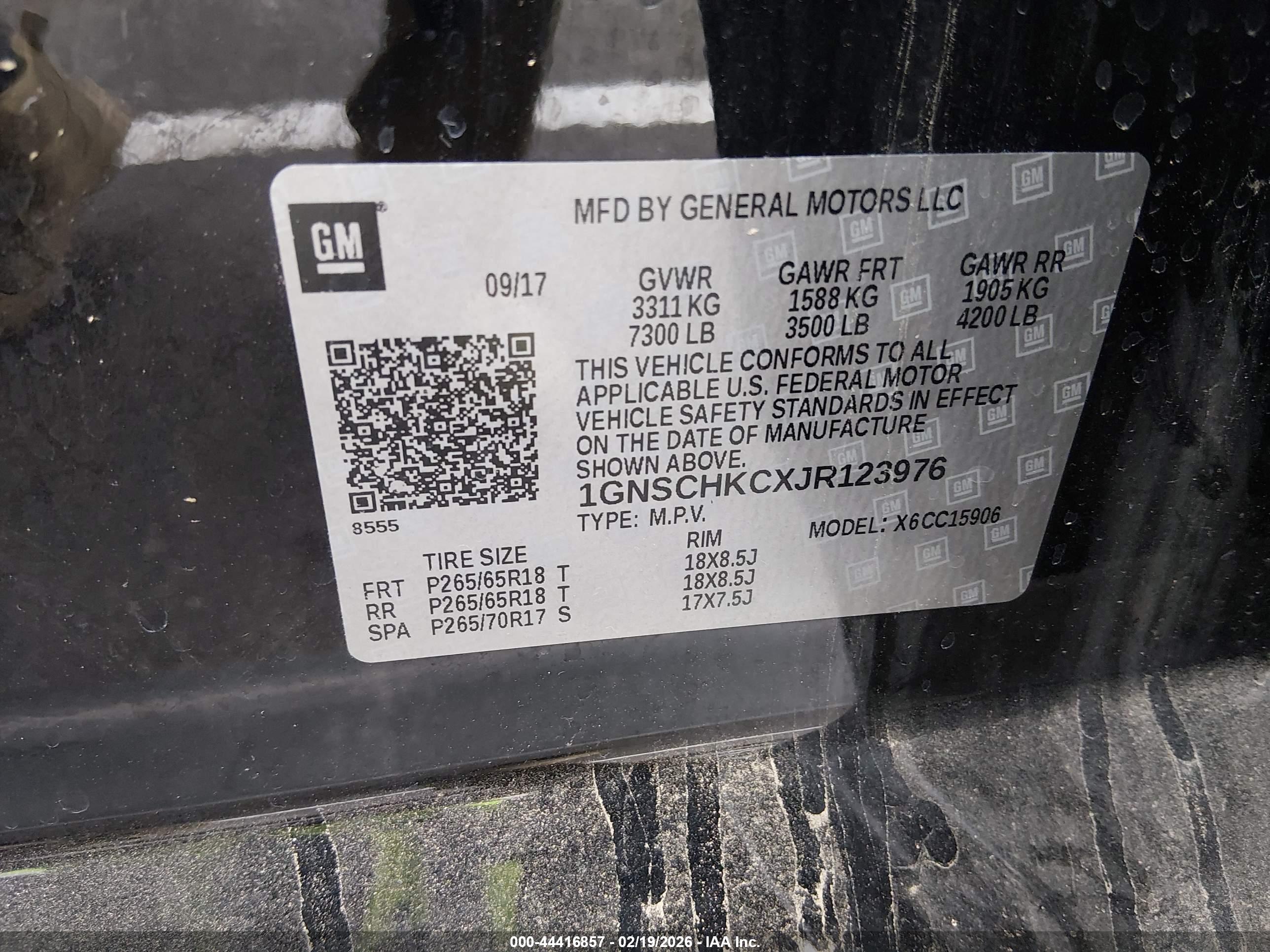 CHEVROLET SUBURBAN image 9