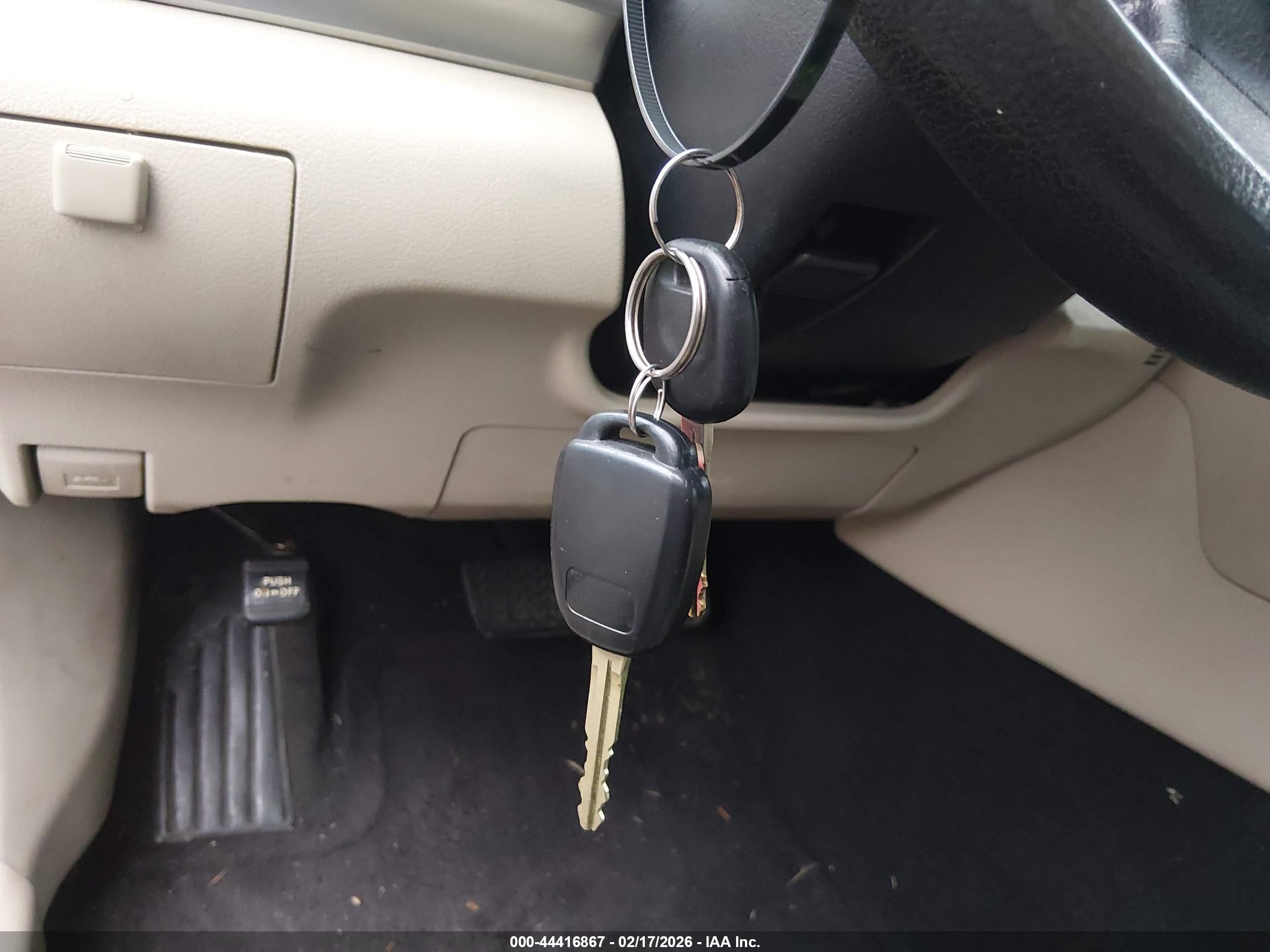 TOYOTA CAMRY image 11