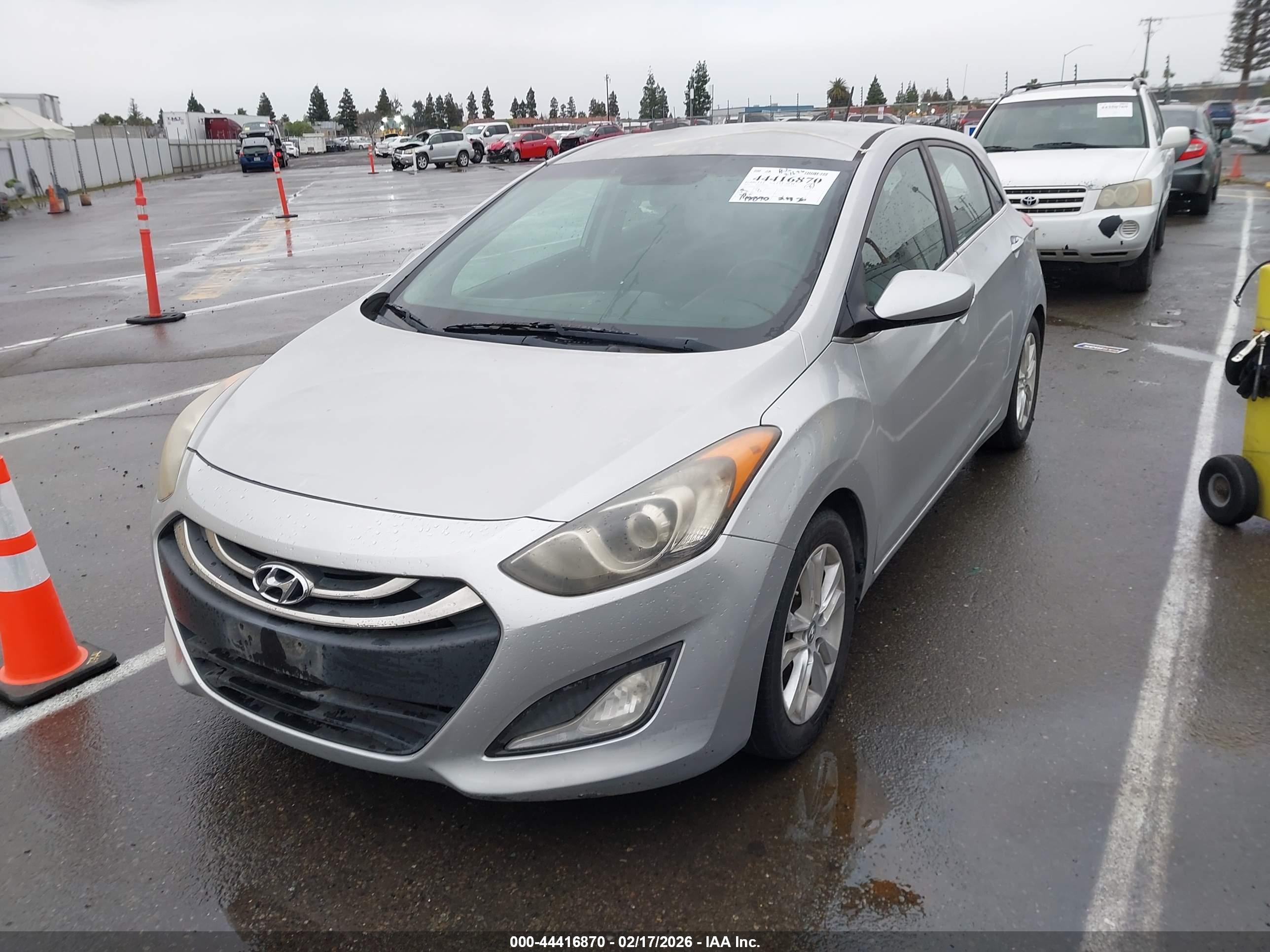 HYUNDAI ELANTRA image 2