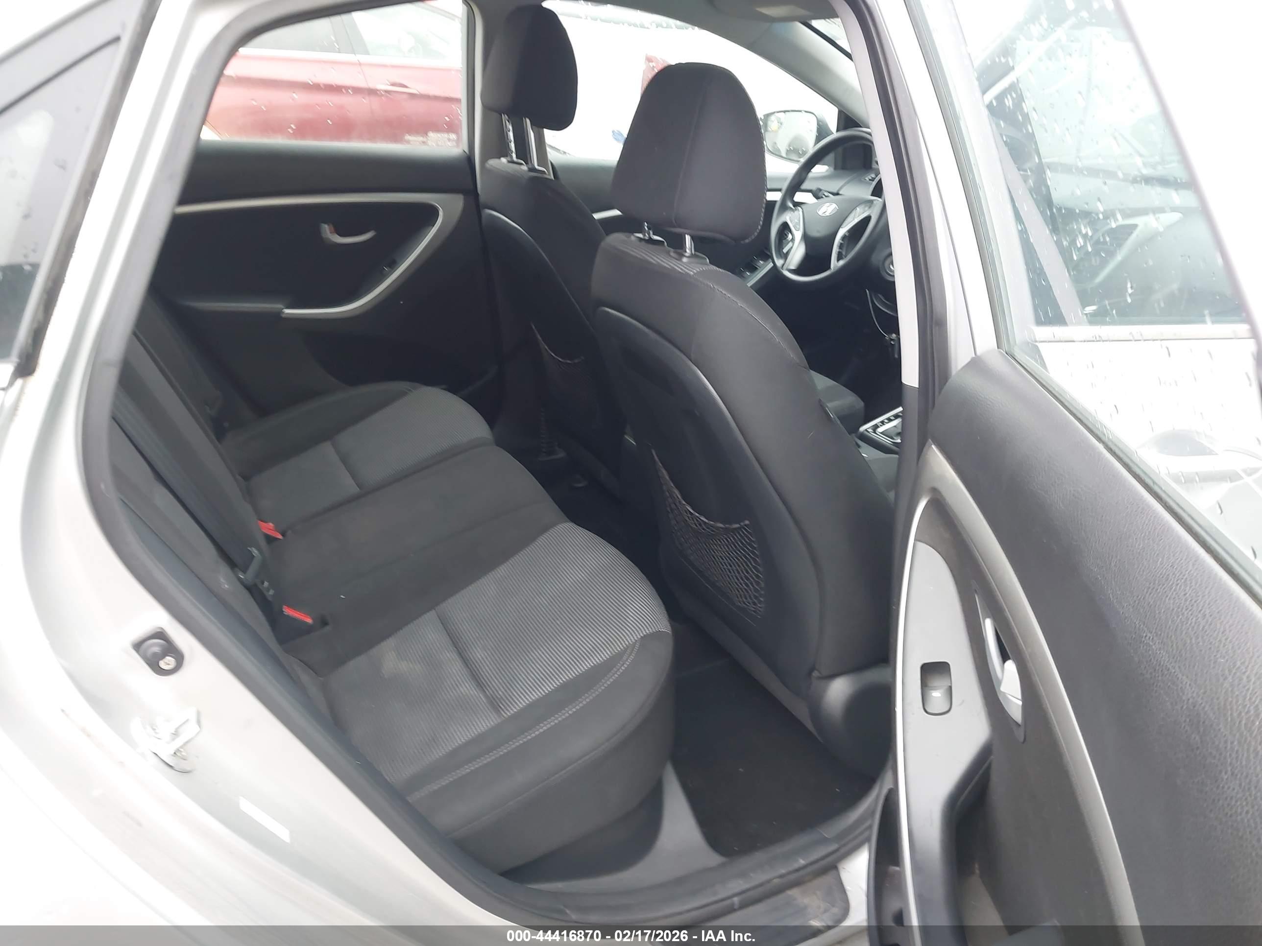 HYUNDAI ELANTRA image 8