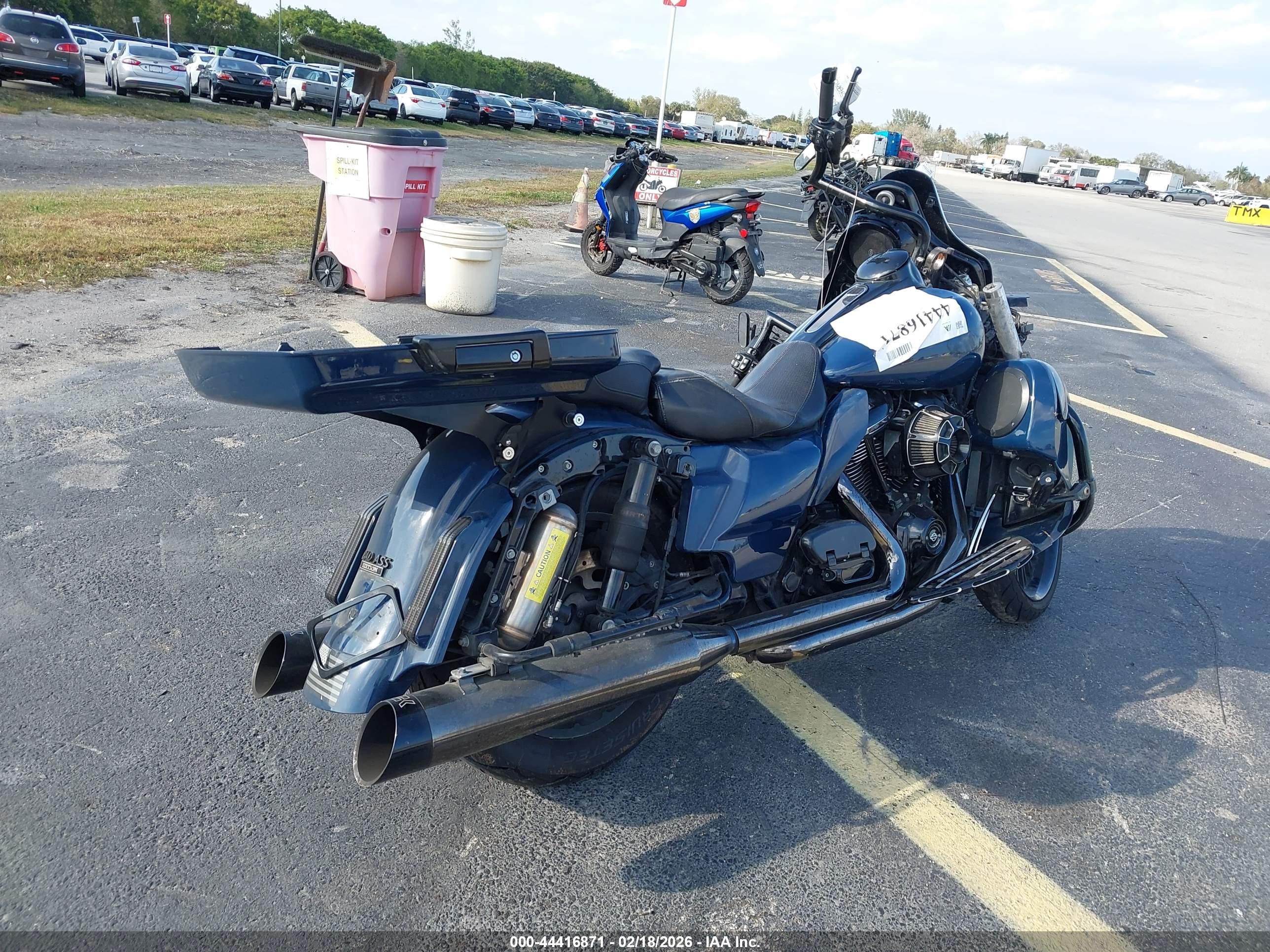HARLEY-DAVIDSON FLHXS image 4