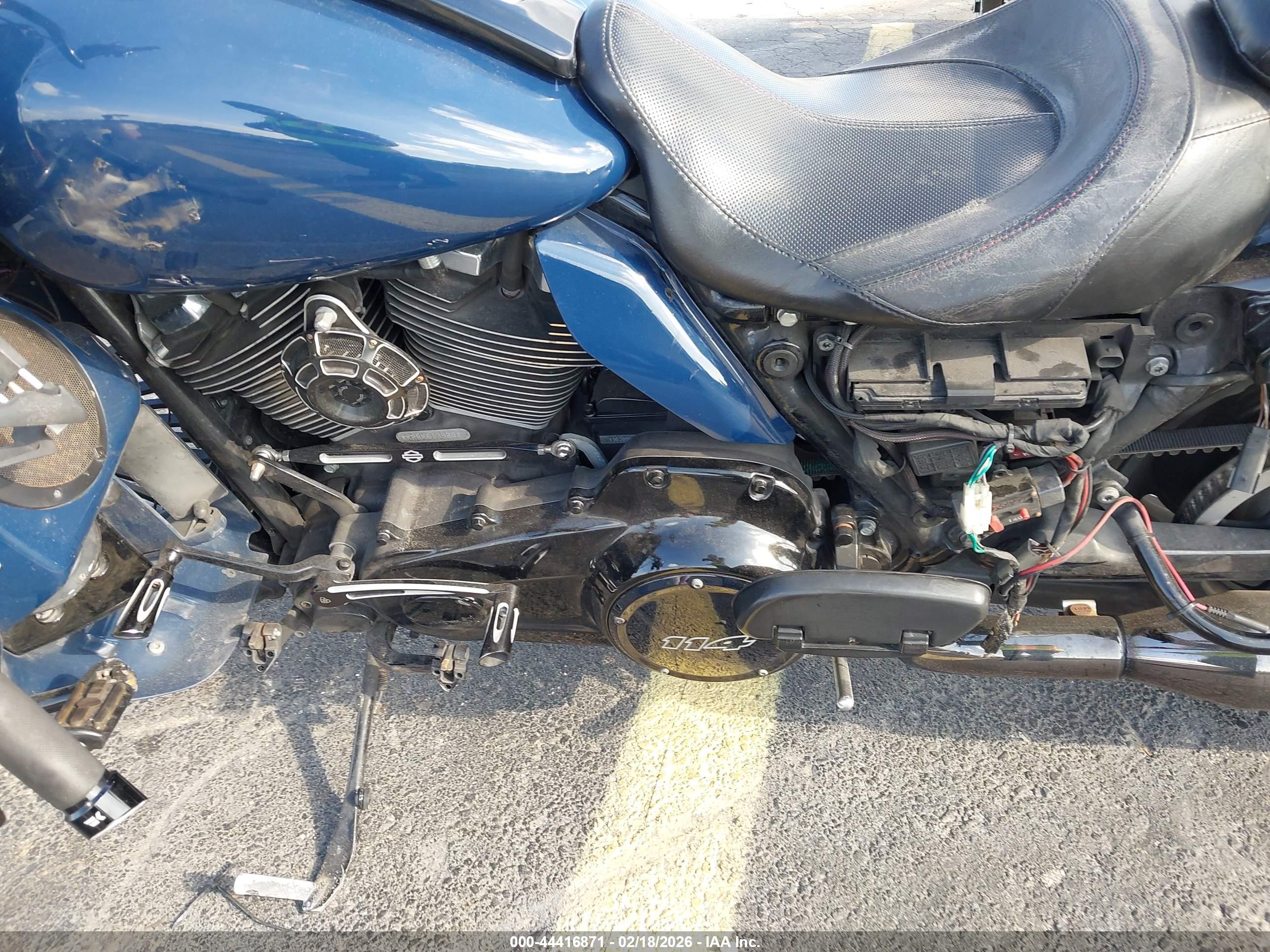 HARLEY-DAVIDSON FLHXS image 9