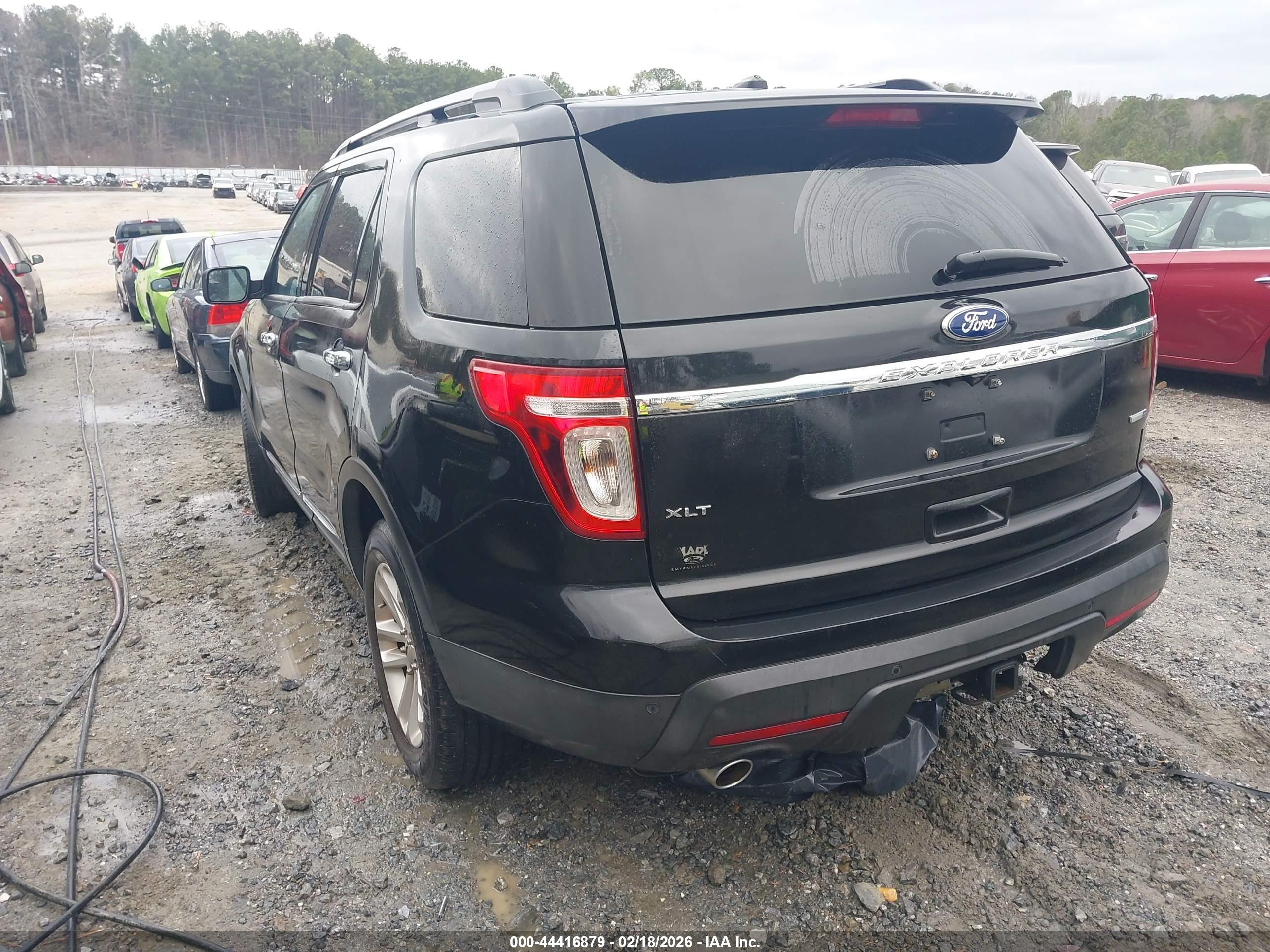 FORD EXPLORER image 3