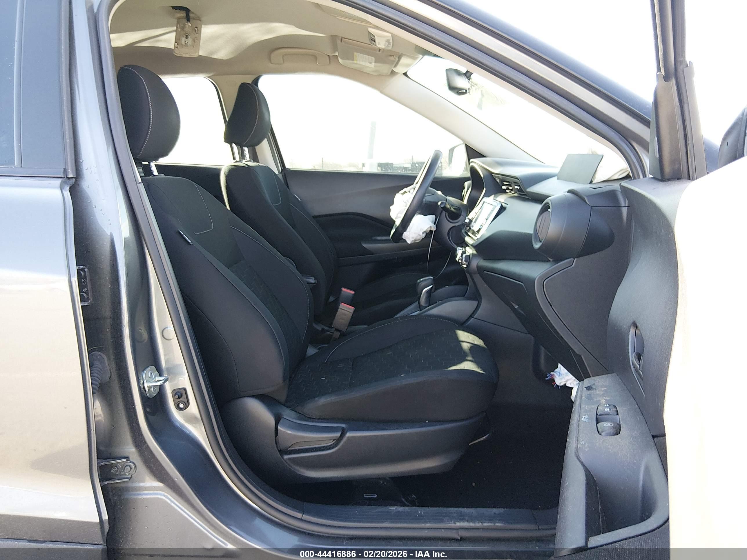 NISSAN KICKS image 5