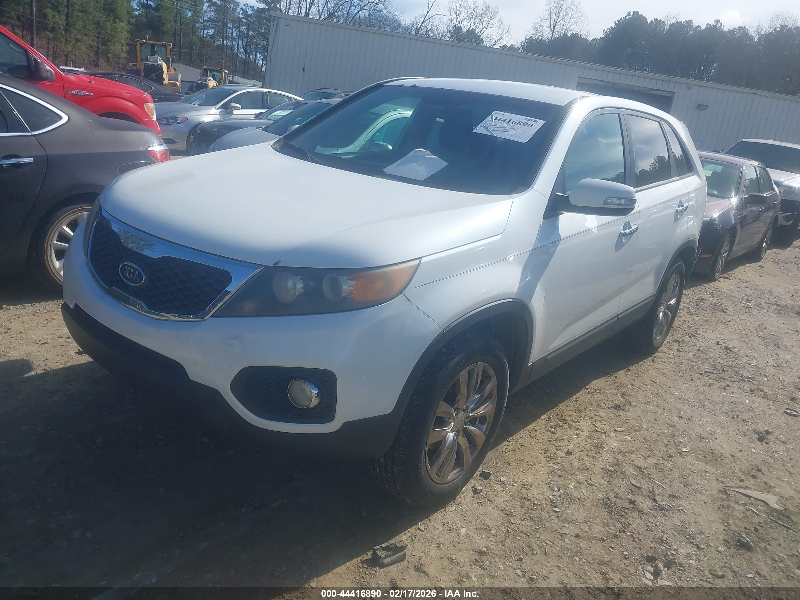 KIA SORENTO image 2